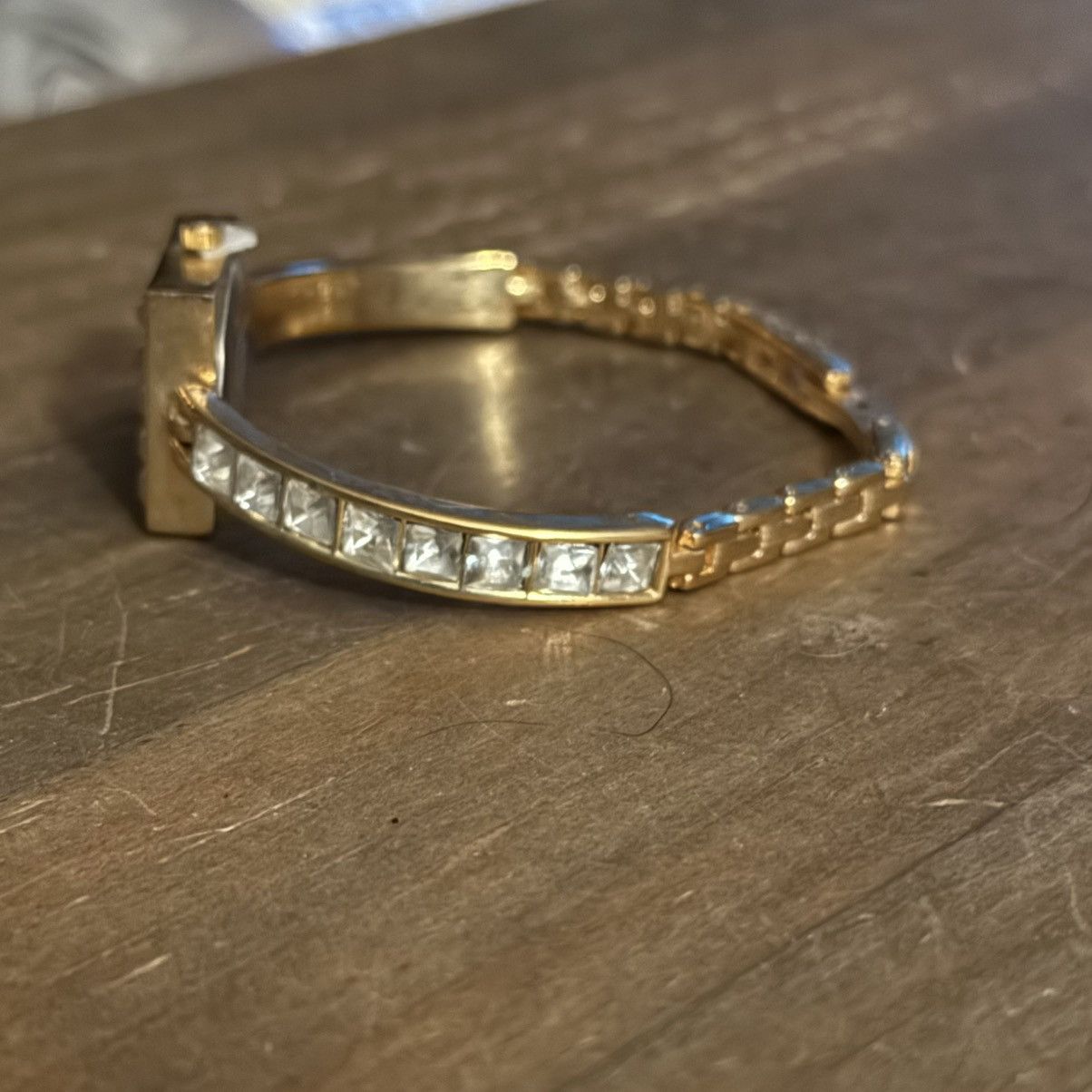 Vintage Vintage Yves Rocher gold tone crystal watch Size ONE SIZE - 10 Thumbnail