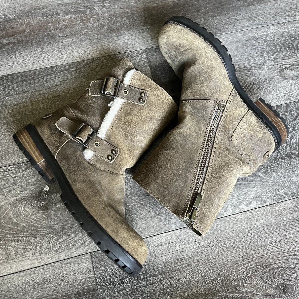 UGG Niels II Dove Leather Faux Fur Boots Dove Suede Shearli