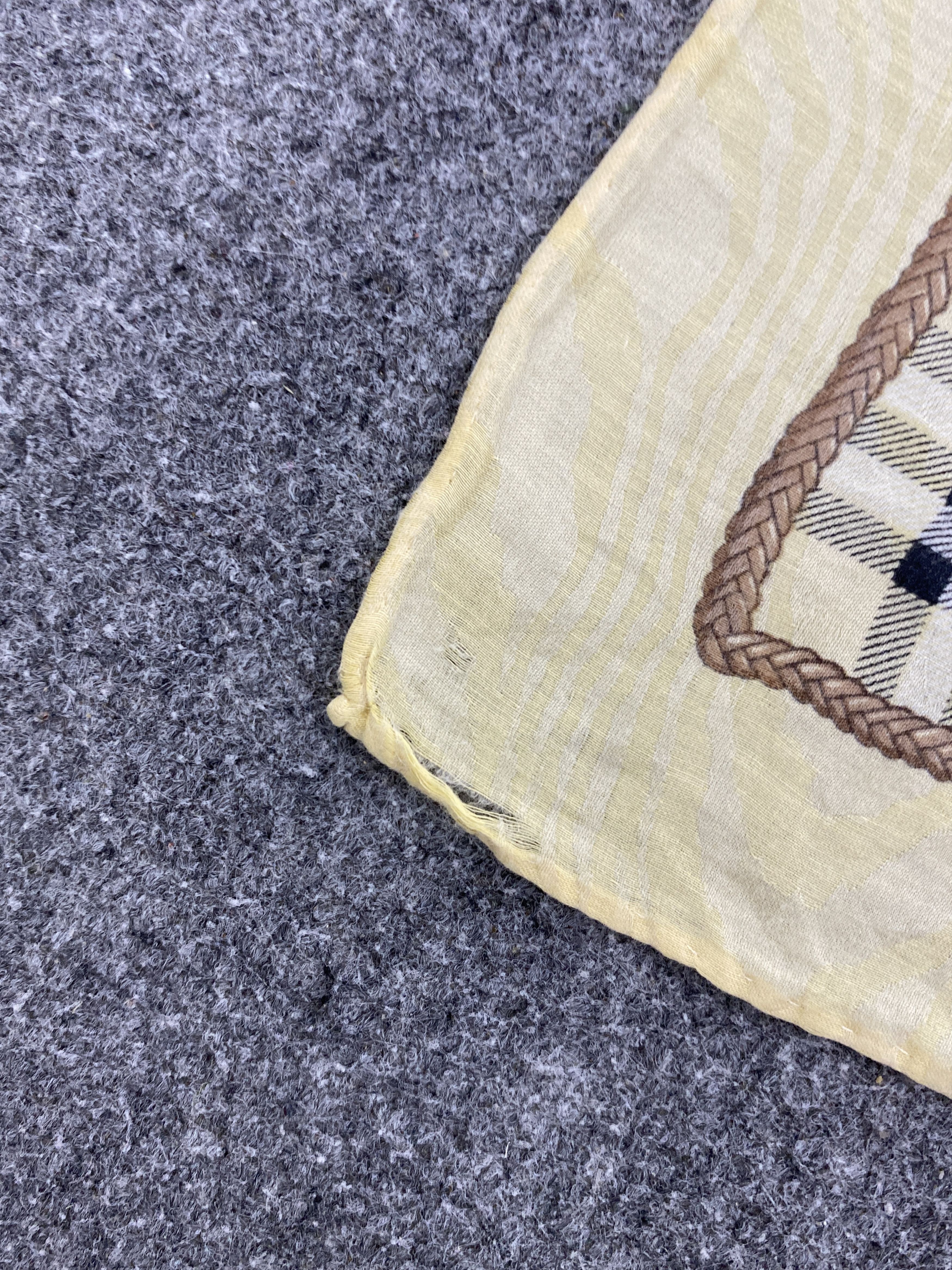 Burberry Burberry Novacheck Handkerchief Bandana Neckerchief HKC0377 Size ONE SIZE - 7 Thumbnail