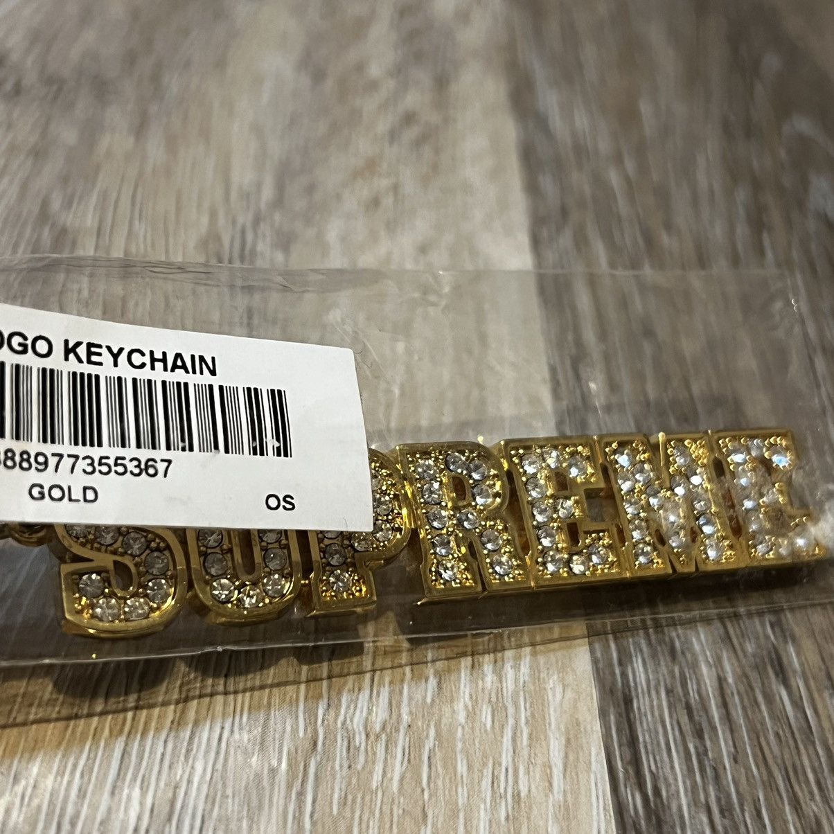 Supreme Supreme Block Logo Keychain Gold Size ONE SIZE - 17 Thumbnail