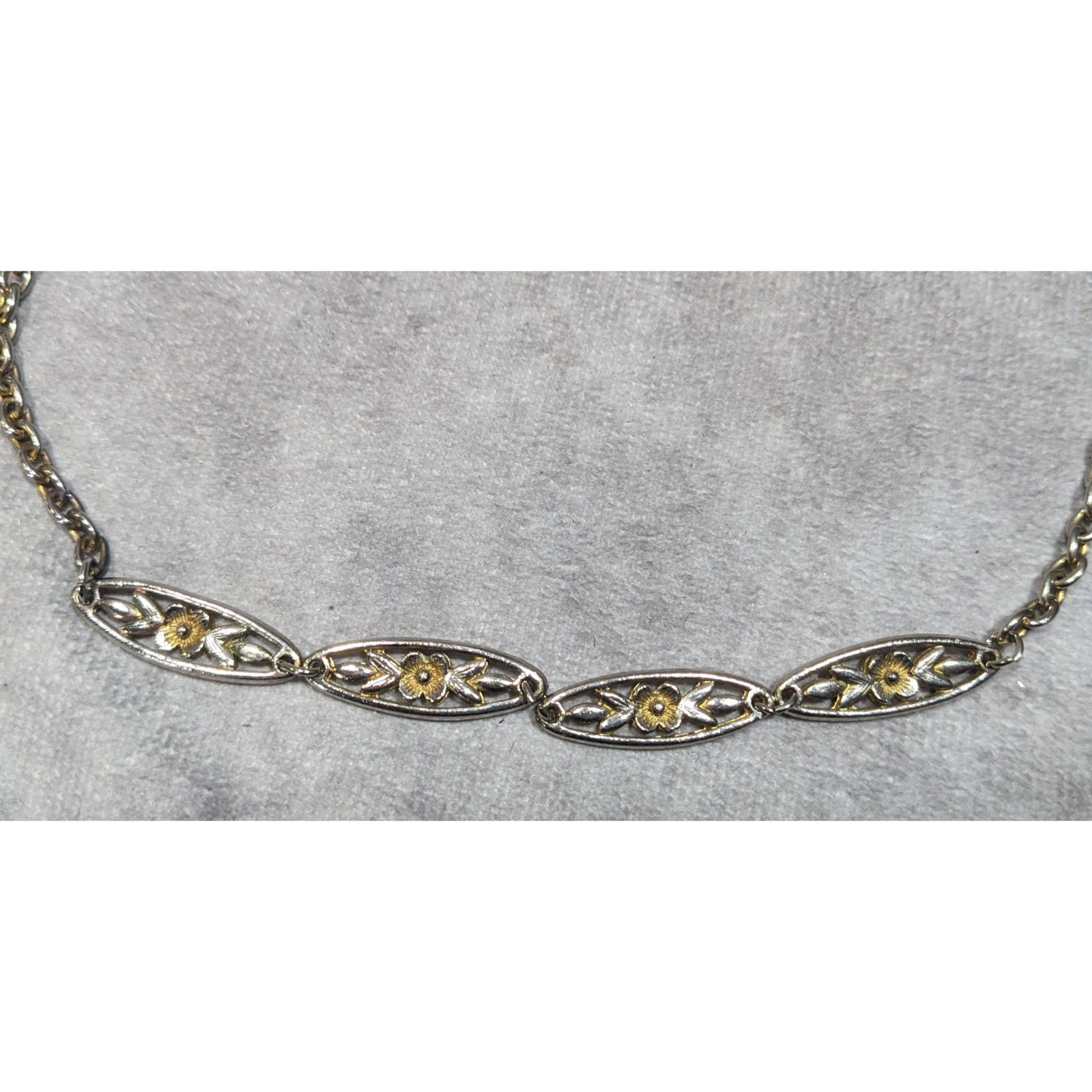Other Vintage Floral Silver And Gold Tone Necklace Size ONE SIZE - 8 Thumbnail