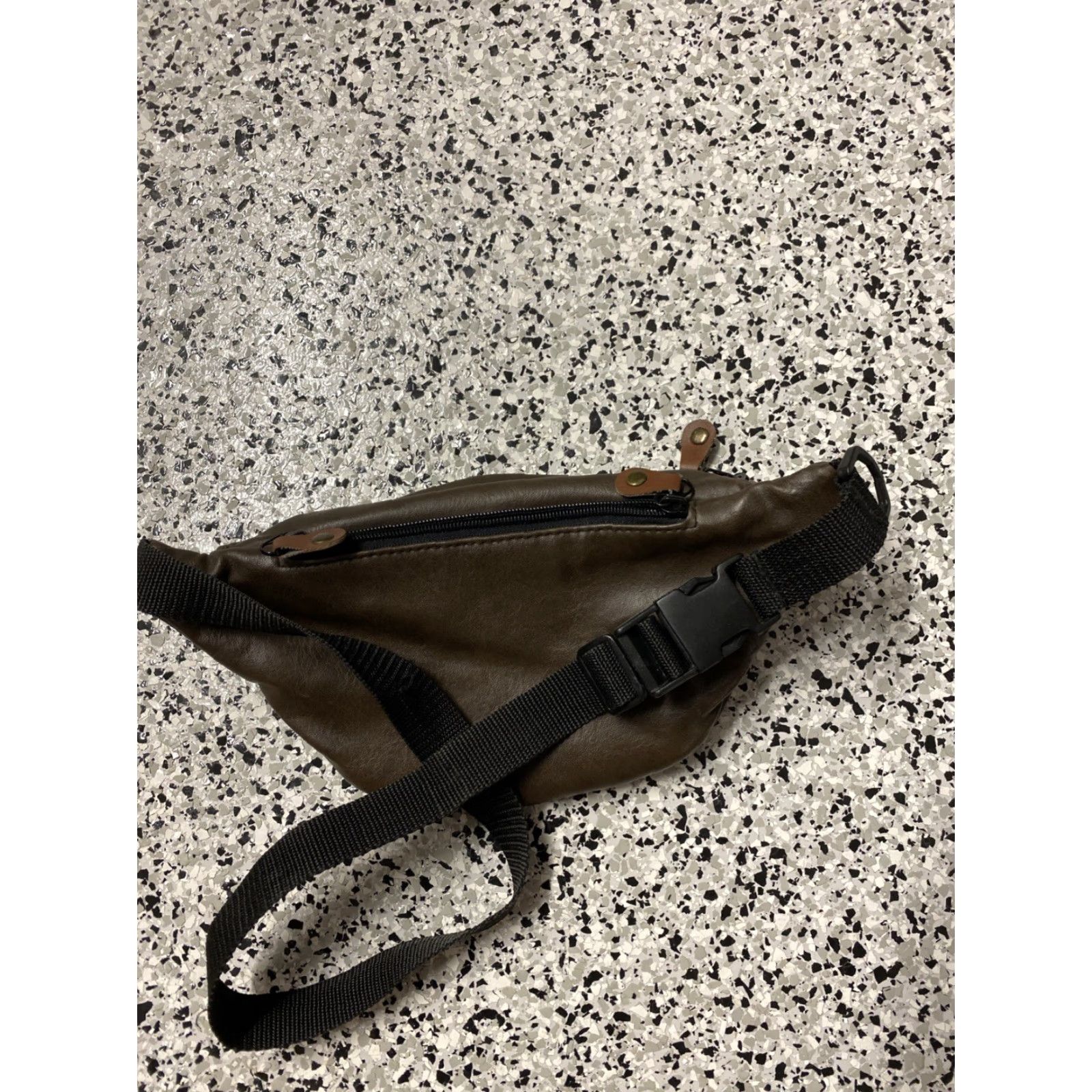Vintage VINTAGE Cypress Woods Fanny Pack Bum Bag Waist Bag Faux Leather Green Adult Unisex Size ONE SIZE - 4 Thumbnail