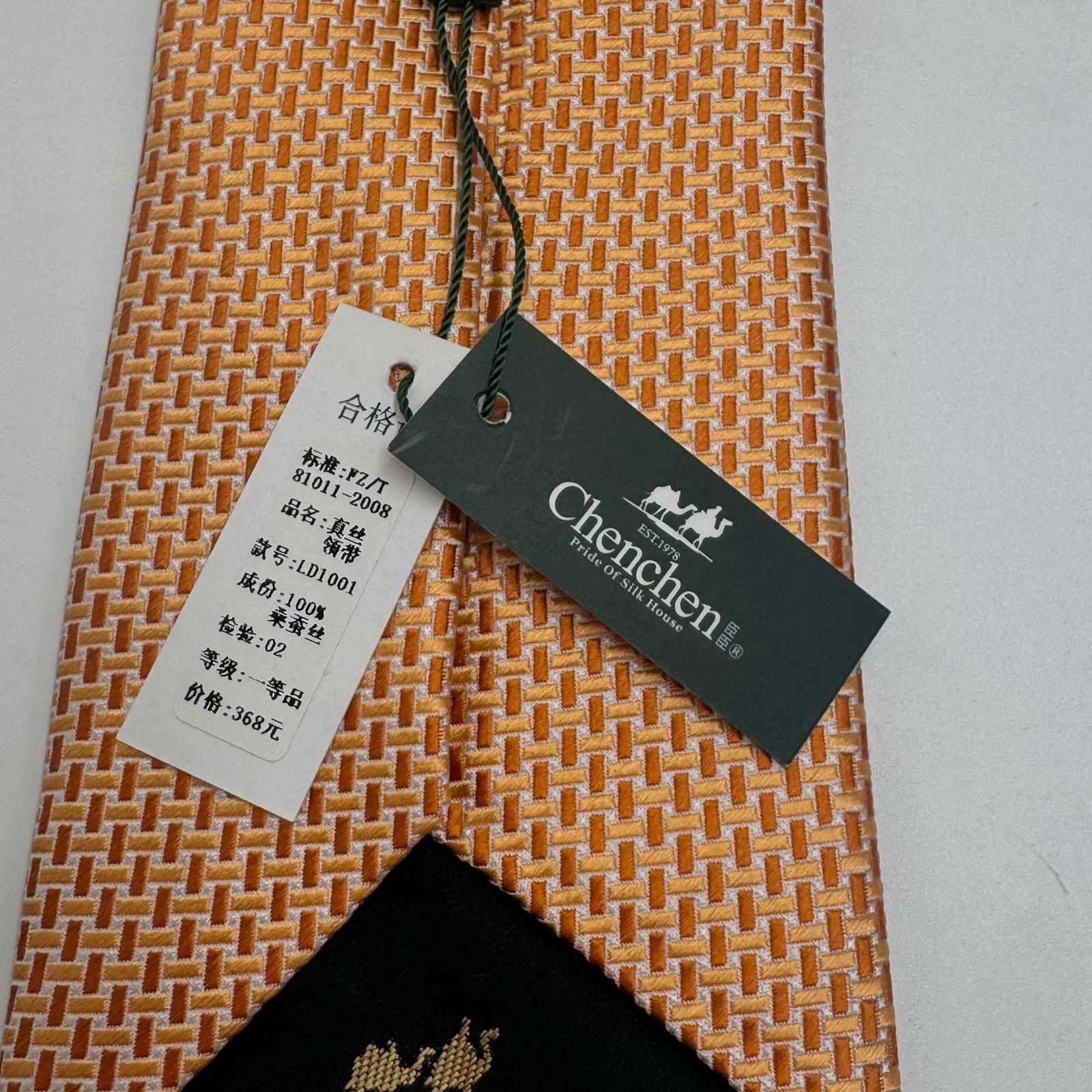 Other Chenchen NWT Silk Tie Gold Geometric Necktie Mens Designer Size ONE SIZE - 7 Thumbnail