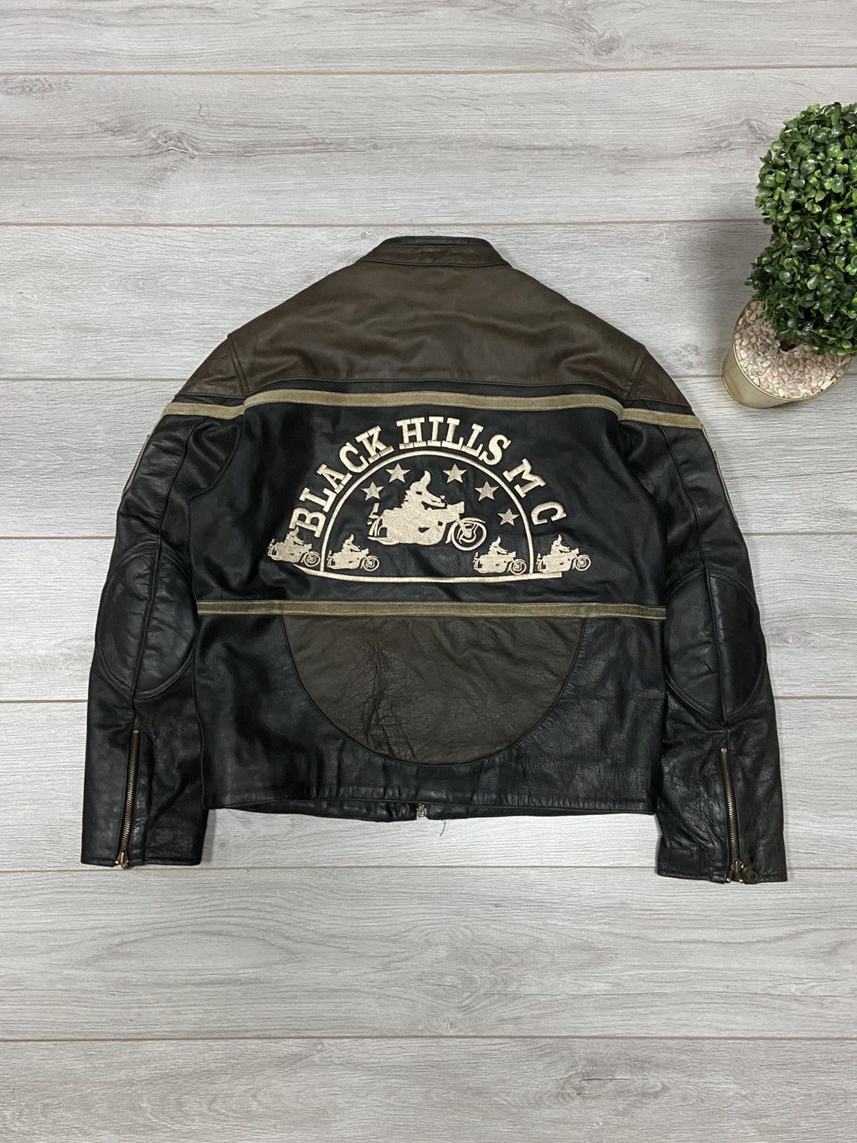 Leather Black Hills Top Gear vintage thick leather jacket Size US XL / EU 56 / 4 - 9 Thumbnail