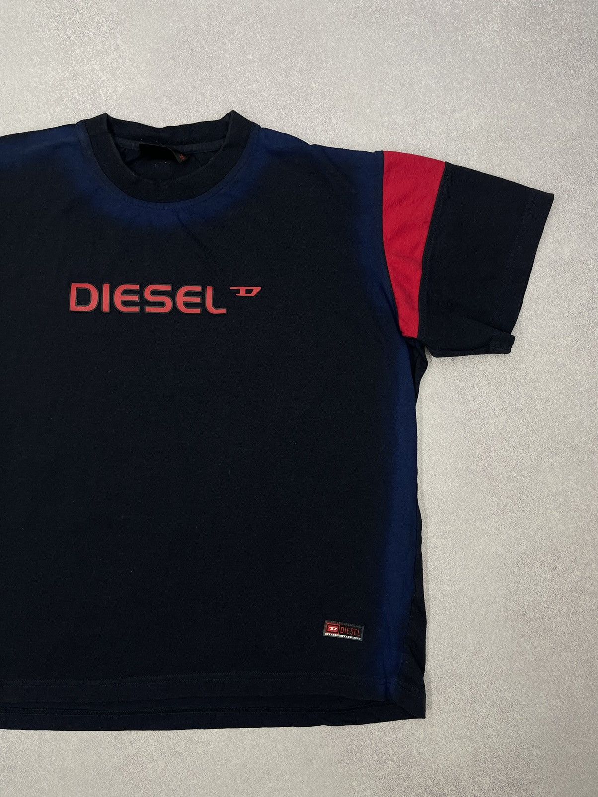 Diesel Vintage Diesel T Shirt Navy Double Logo Y2K Size S Size US S / EU 44-46 / 1 - 3 Thumbnail