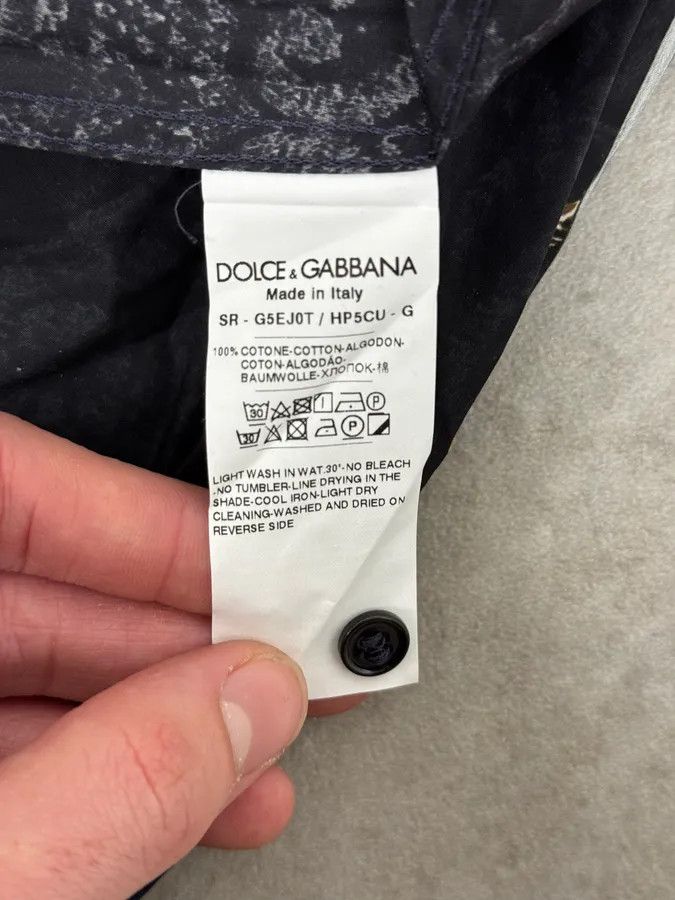 Dolce & Gabbana AW2017 Dolce & Gabbana Navy & Black Baroque Swords Shirt Size US M / EU 48-50 / 2 - 13 Thumbnail