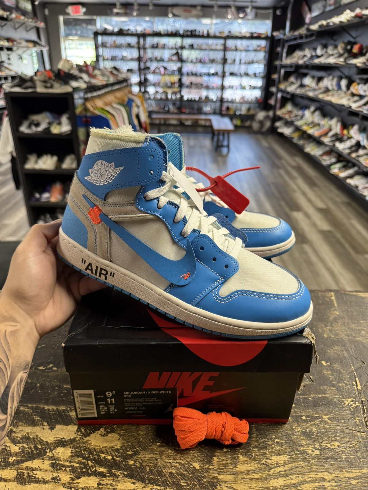 Jordan Brand × Off-White Air Jordan 1 x Off-White UNC Size 9.5 New Size US 9.5 / EU 42-43 - 1 Thumbnail