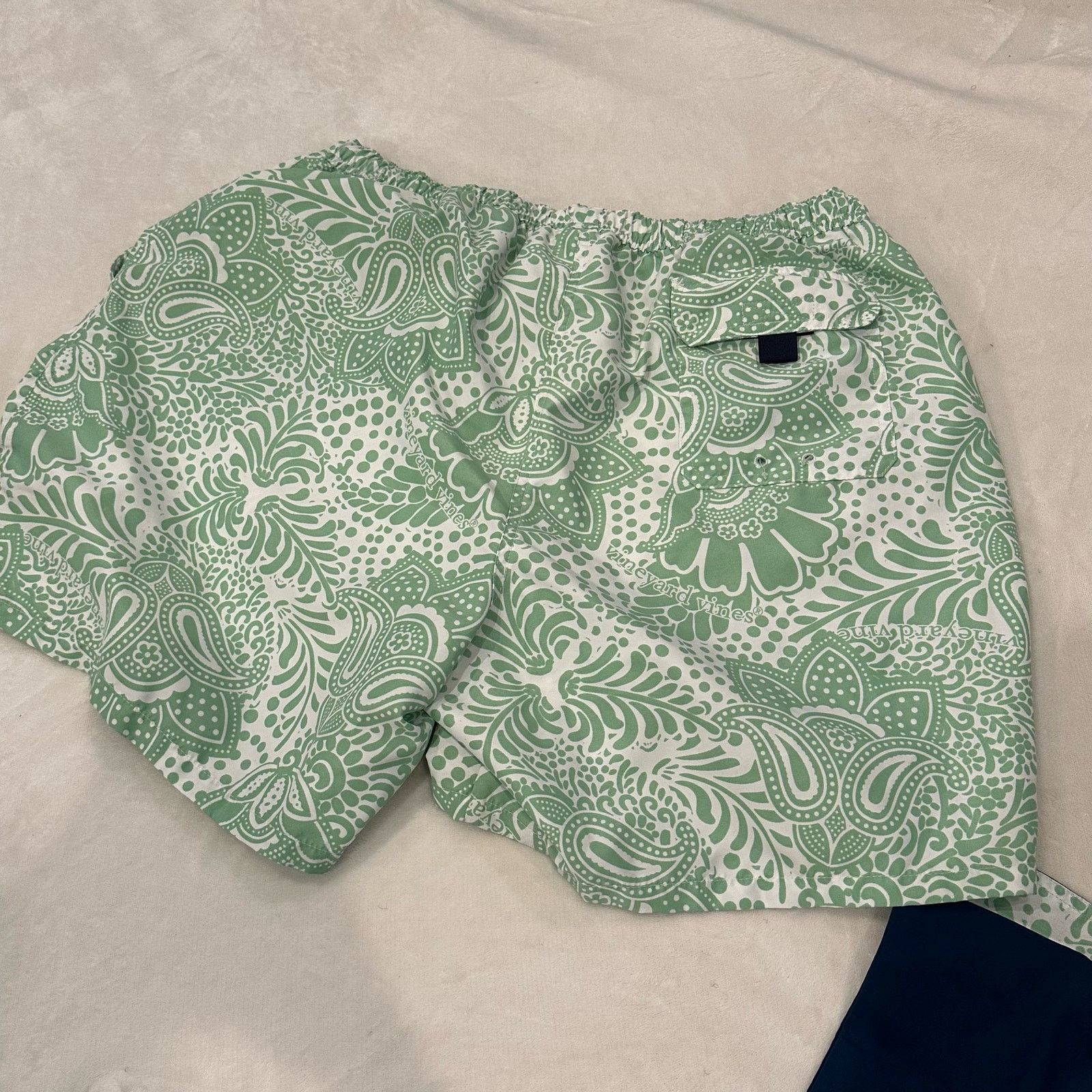 Vineyard Vines Men's Vineyard Vines Swim Trunks sz XL Men's Swimwear Size US 40 / EU 56 - 8 Thumbnail