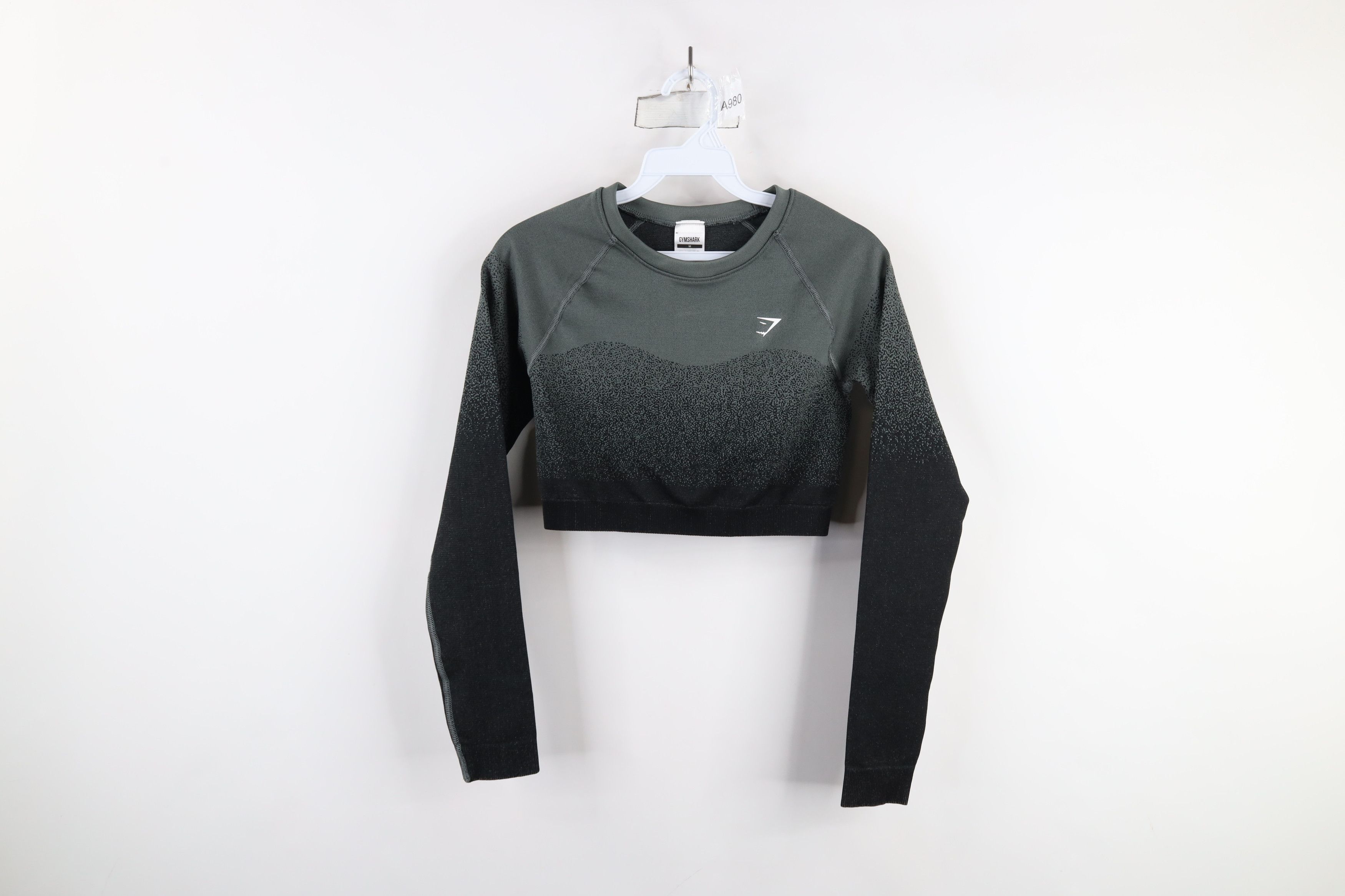 Gymshark × Vintage Gymshark Cropped Seamless Long Sleeve Workout Gym Sweater Size M / US 6-8 / IT 42-44 - 1 Thumbnail