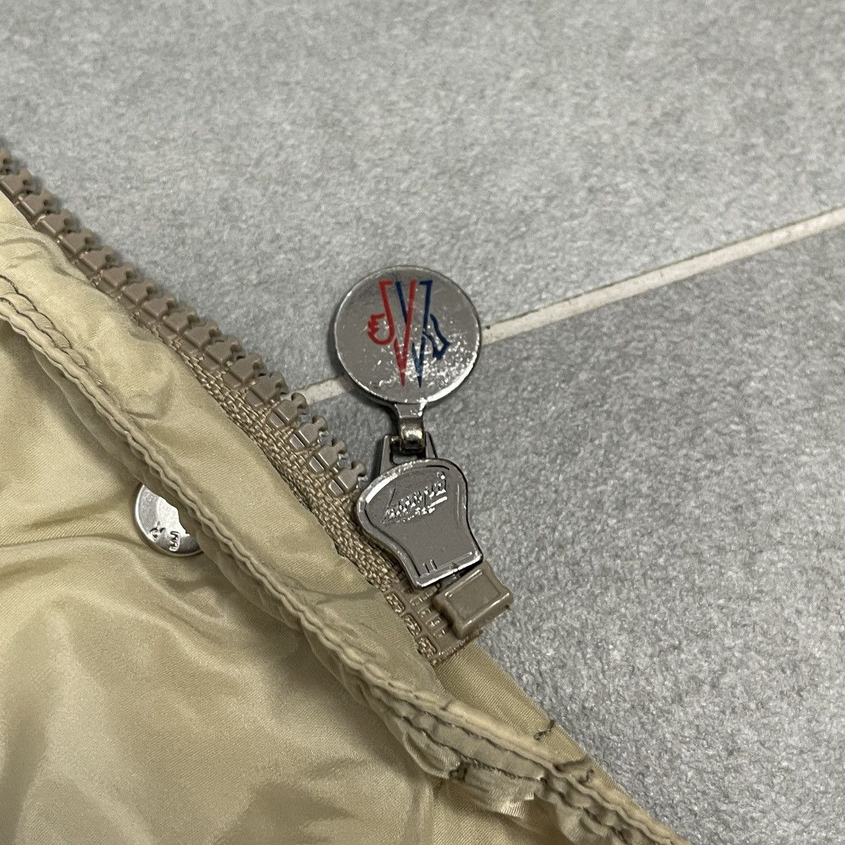 Moncler Authentic Moncler Venan Giacca Jacket Size 1 (S) Size S / US 4 / IT 40 - 17 Thumbnail