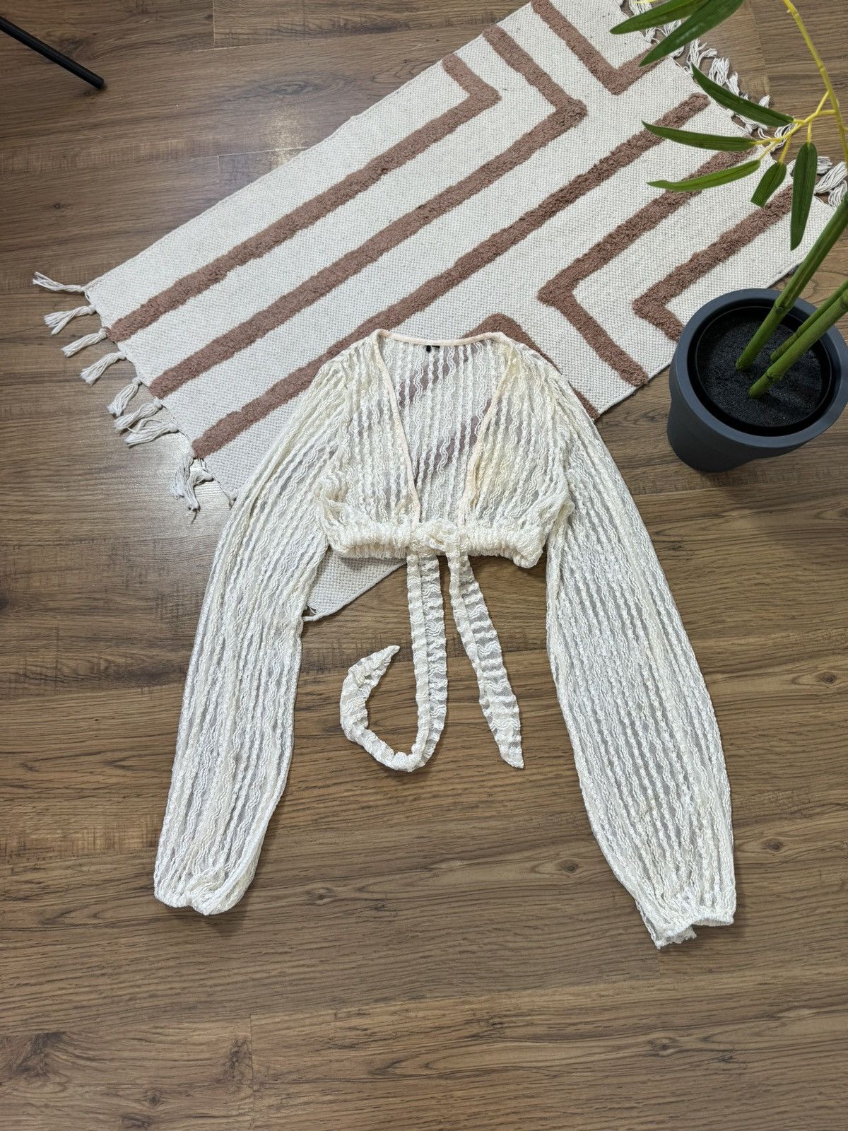 Vintage VINTAGE MESH LACE WMNS TIE LONGSLEEVE Size ONE SIZE - 1 Thumbnail