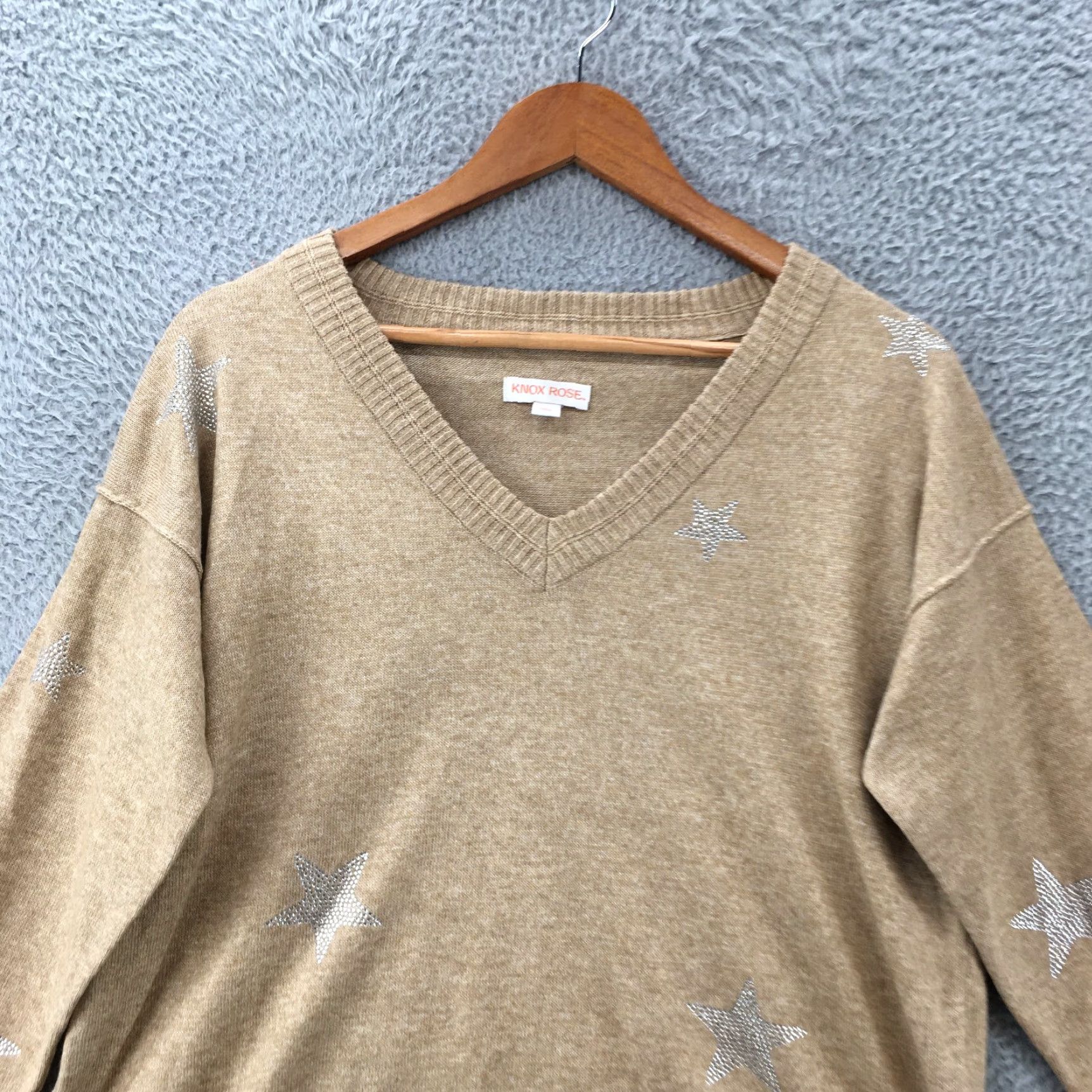 Vintage Knox Rose Vneck Sweater Womens M Beige Stars Polyester Long Sleeve Pullover Size M / US 6-8 / IT 42-44 - 2 Thumbnail