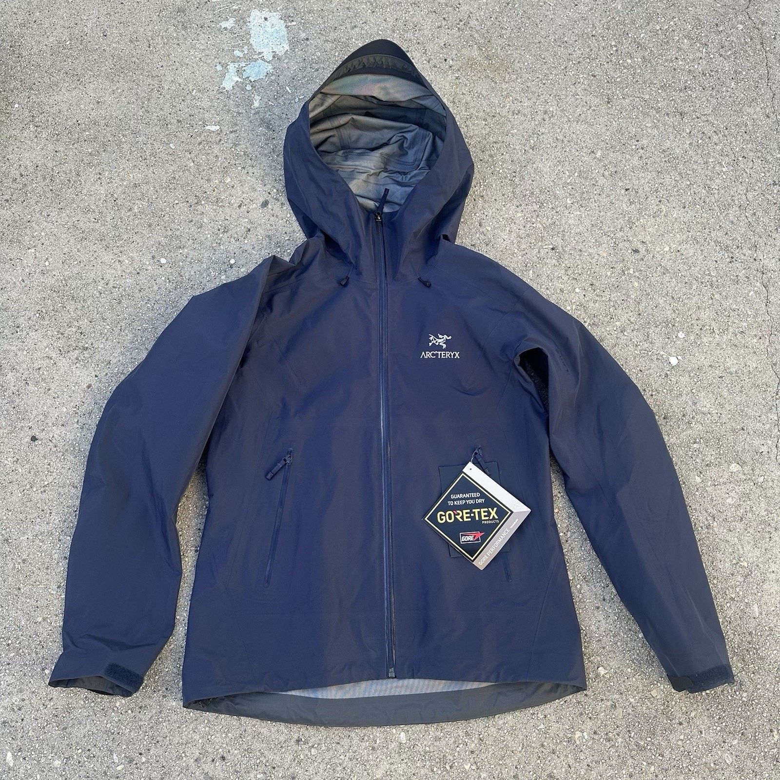 Arc'teryx Arcteryx Beta LT Jacket Sz Medium Women Goretex Gorpcore NEW Size M / US 6-8 / IT 42-44 - 1 Thumbnail