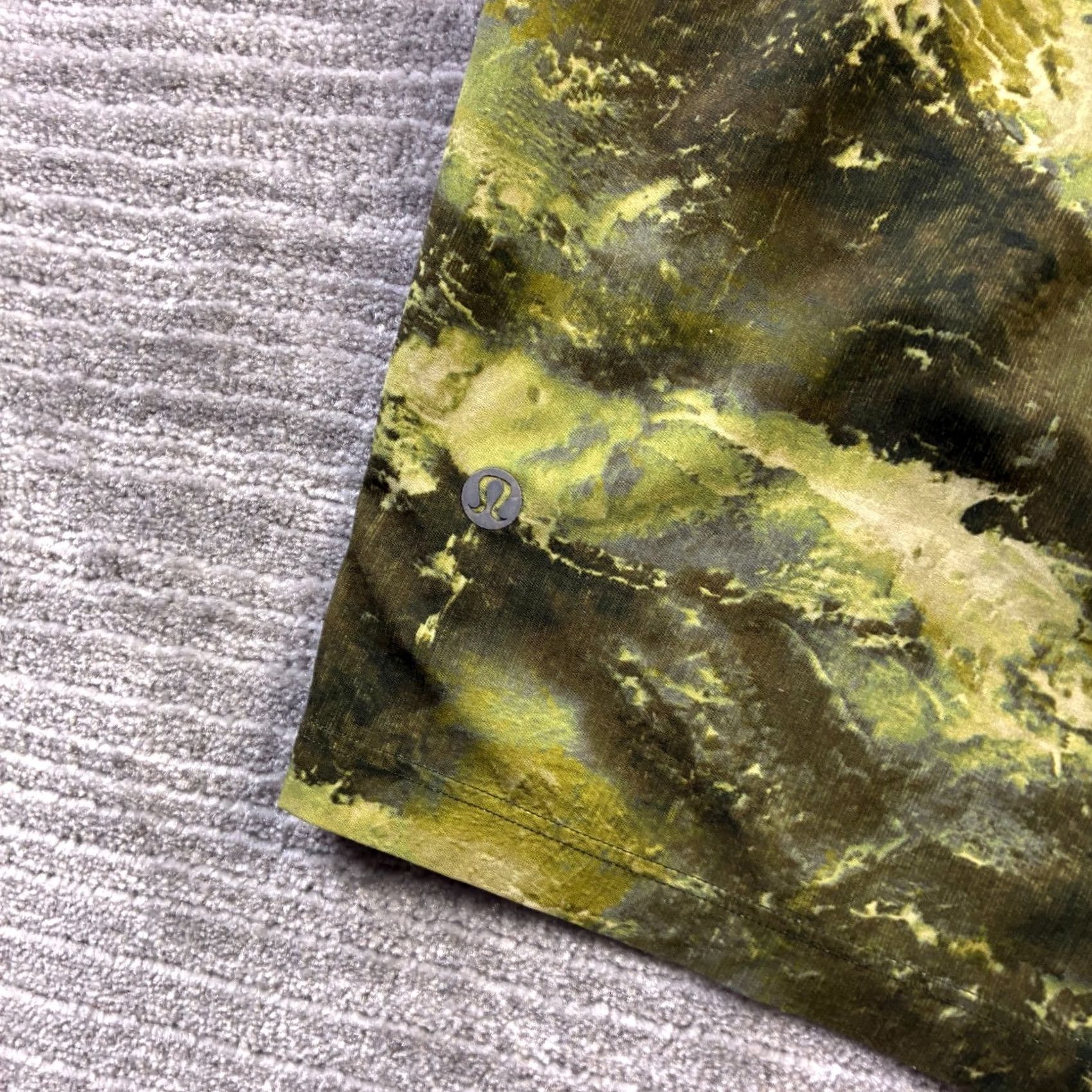 Lululemon Lululemon Shorts Mens M Green Camouflage 9" Running The Linerless Activewear Pockets Drawstring Regular Inseam 9" Baggy? Size US 30 / EU 46 - 5 Thumbnail