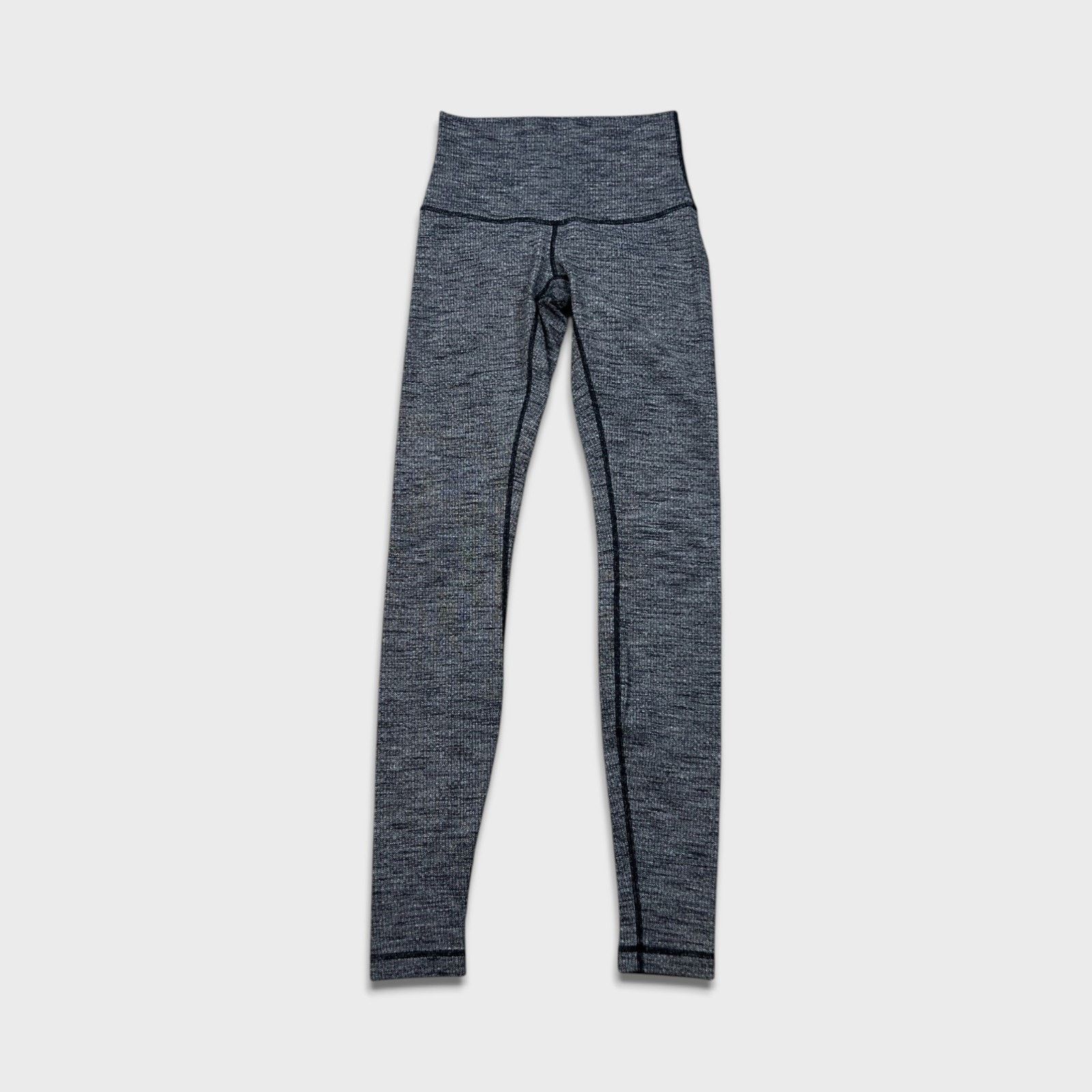 Lululemon Lululemon Wunder Under Low Rise Tight Size 4 Legging Pilates Size 27" / US 4 / IT 40 - 1 Thumbnail