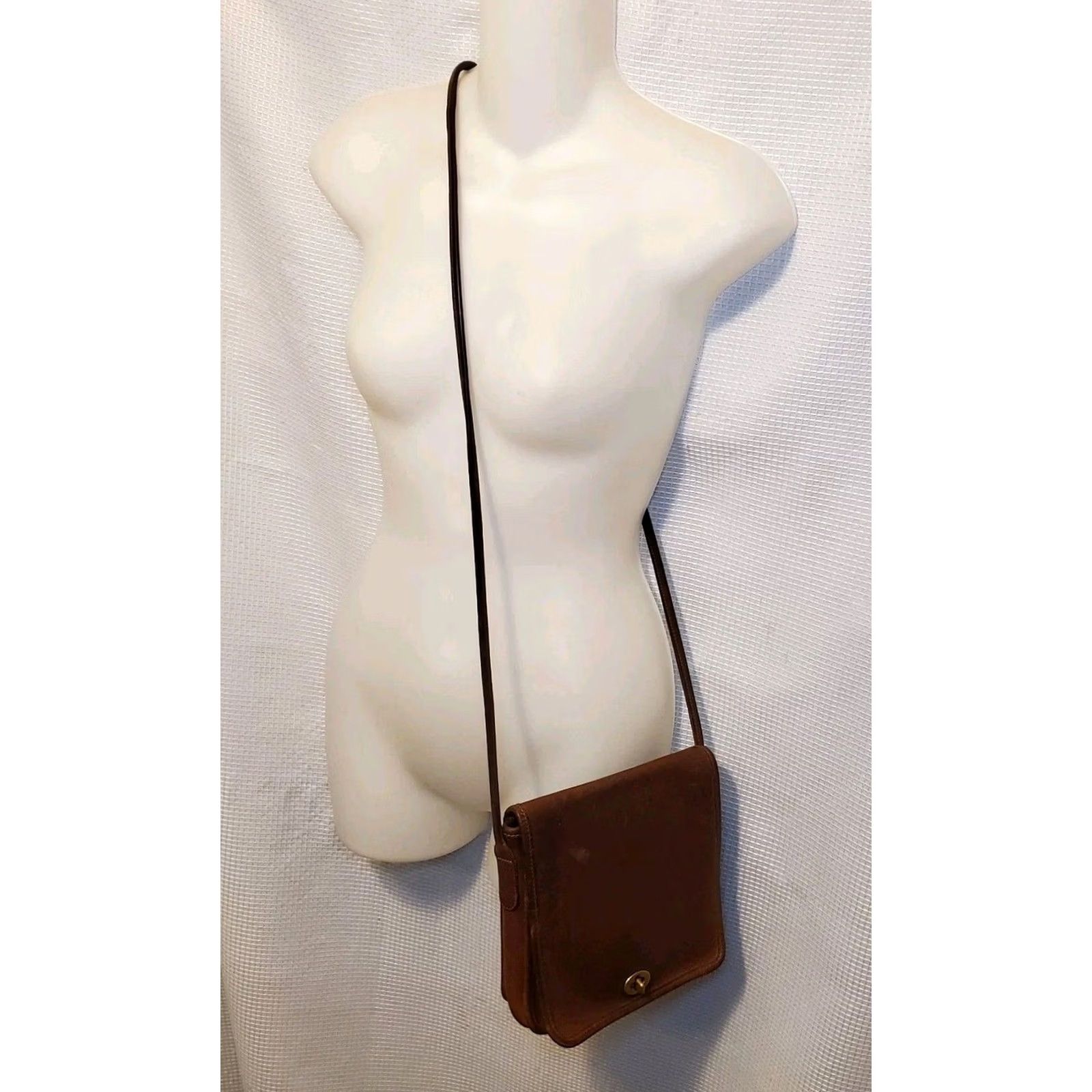 Coach VINTAGE COACH Compact Pouch Brown Leather Crossbody Bag Small Purse 1980s USA Women Size ONE SIZE - 4 Thumbnail