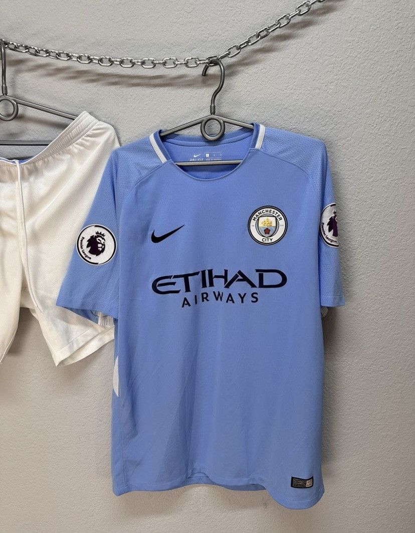 Nike Nike Manchester City Sterling 2017 Jersey Suits Vintage Size US L / EU 52-54 / 3 - 3 Thumbnail