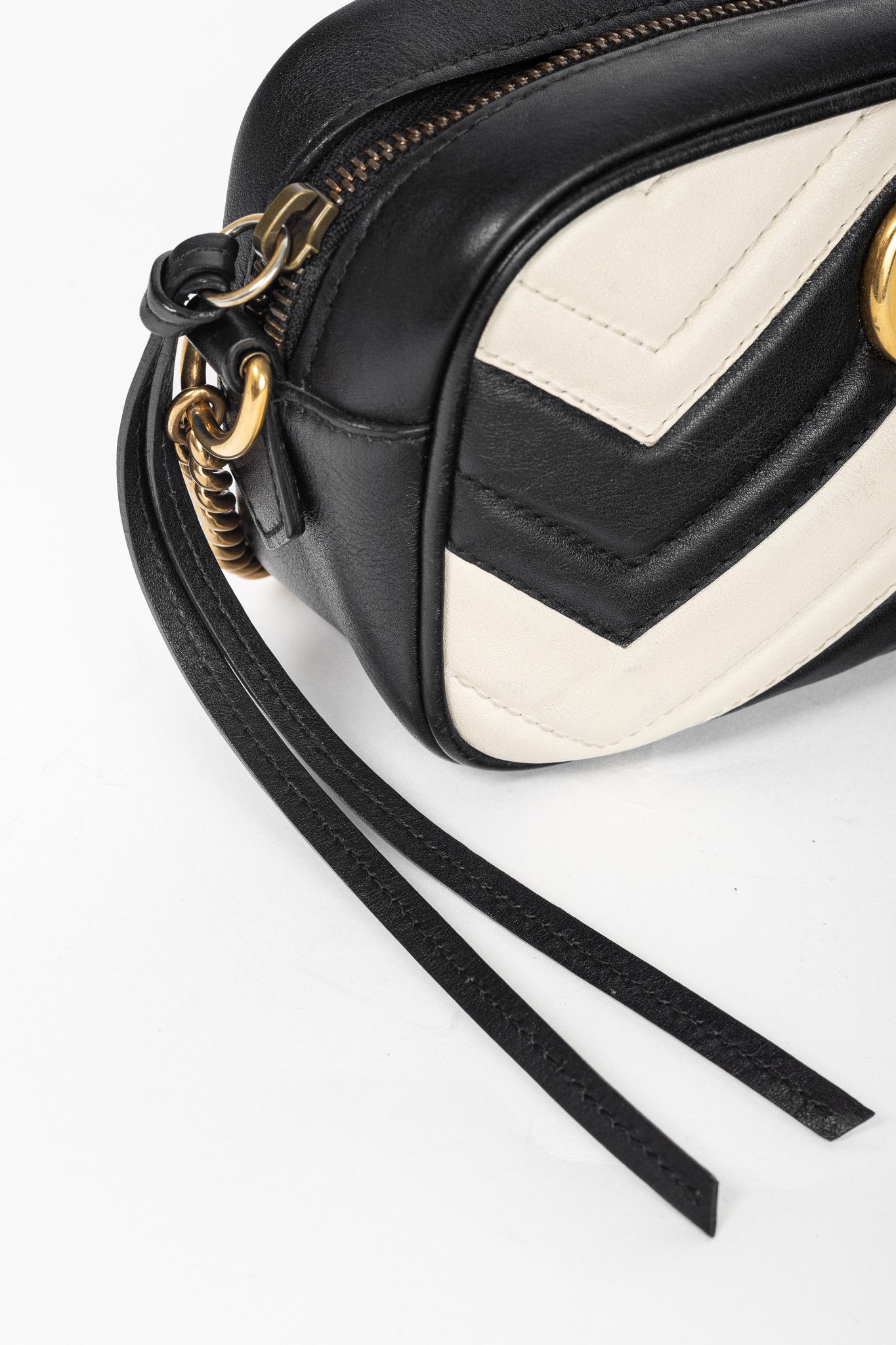 Gucci Gucci GG Marmont Black & Creme Chevron Mini Camera Bag Size ONE SIZE - 10 Thumbnail