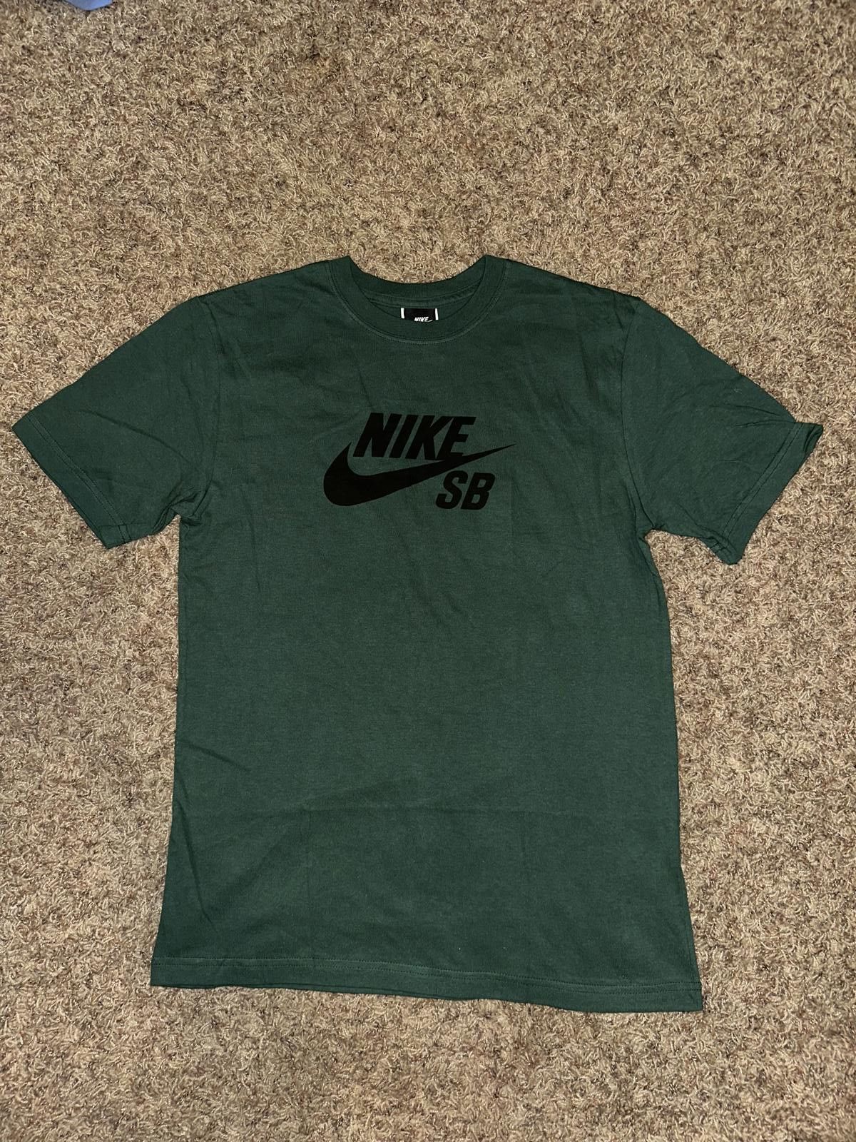 Nike Nike SB Men’s Skateboarding Amplify Logo FA/HO 2009 Green T-Shirt Size US M / EU 48-50 / 2 - 1 Thumbnail