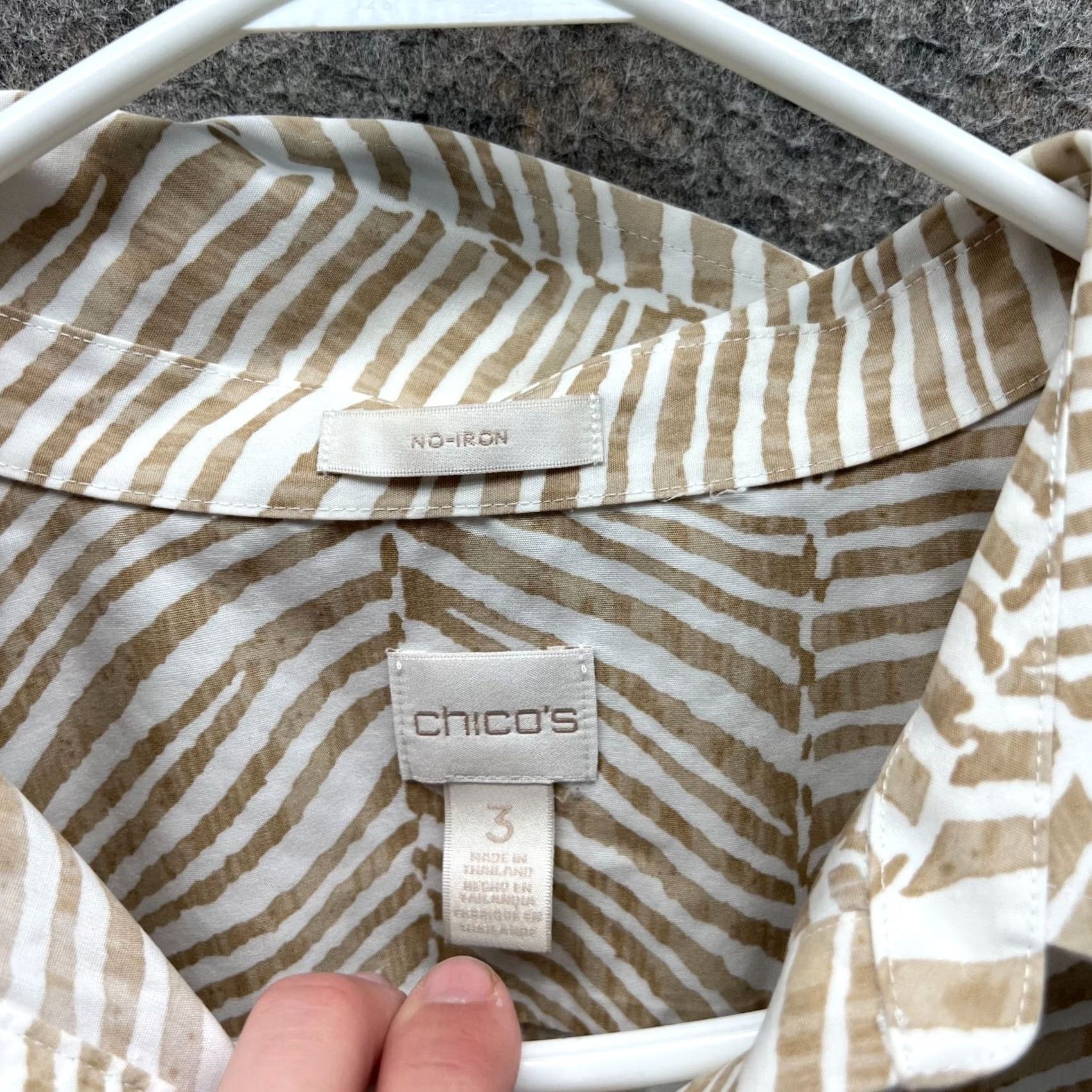 Vintage Chico's Shirt Womens 3 Beige White Button-Down Preppy Non-Iron Cotton Striped Shirt Womens 3 Beige White Button-Down Preppy Non-Iron Cotton Striped Size XS / US 0-2 / IT 36-38 - 7 Thumbnail