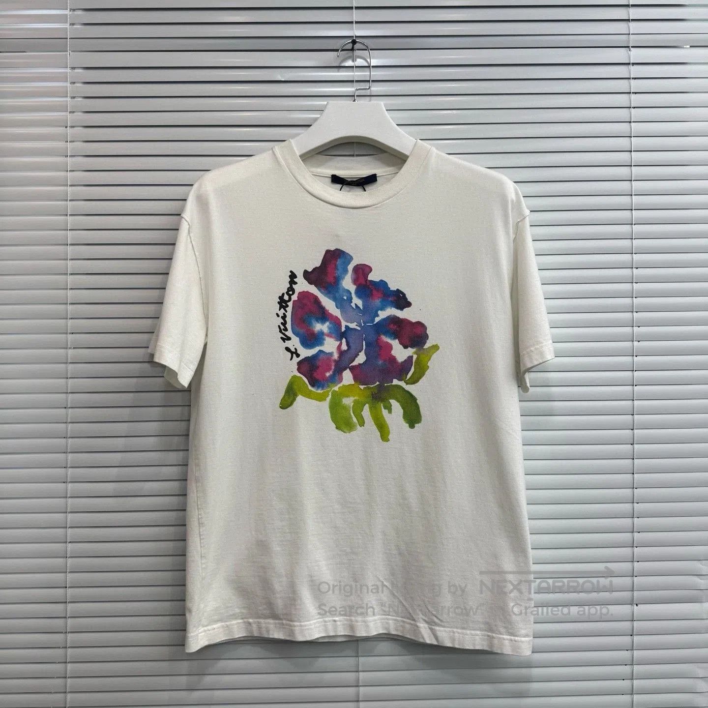 Louis Vuitton Louis Vuitton 2054 Floral Short-Sleeve. Size M / US 6-8 / IT 42-44 - 1 Thumbnail
