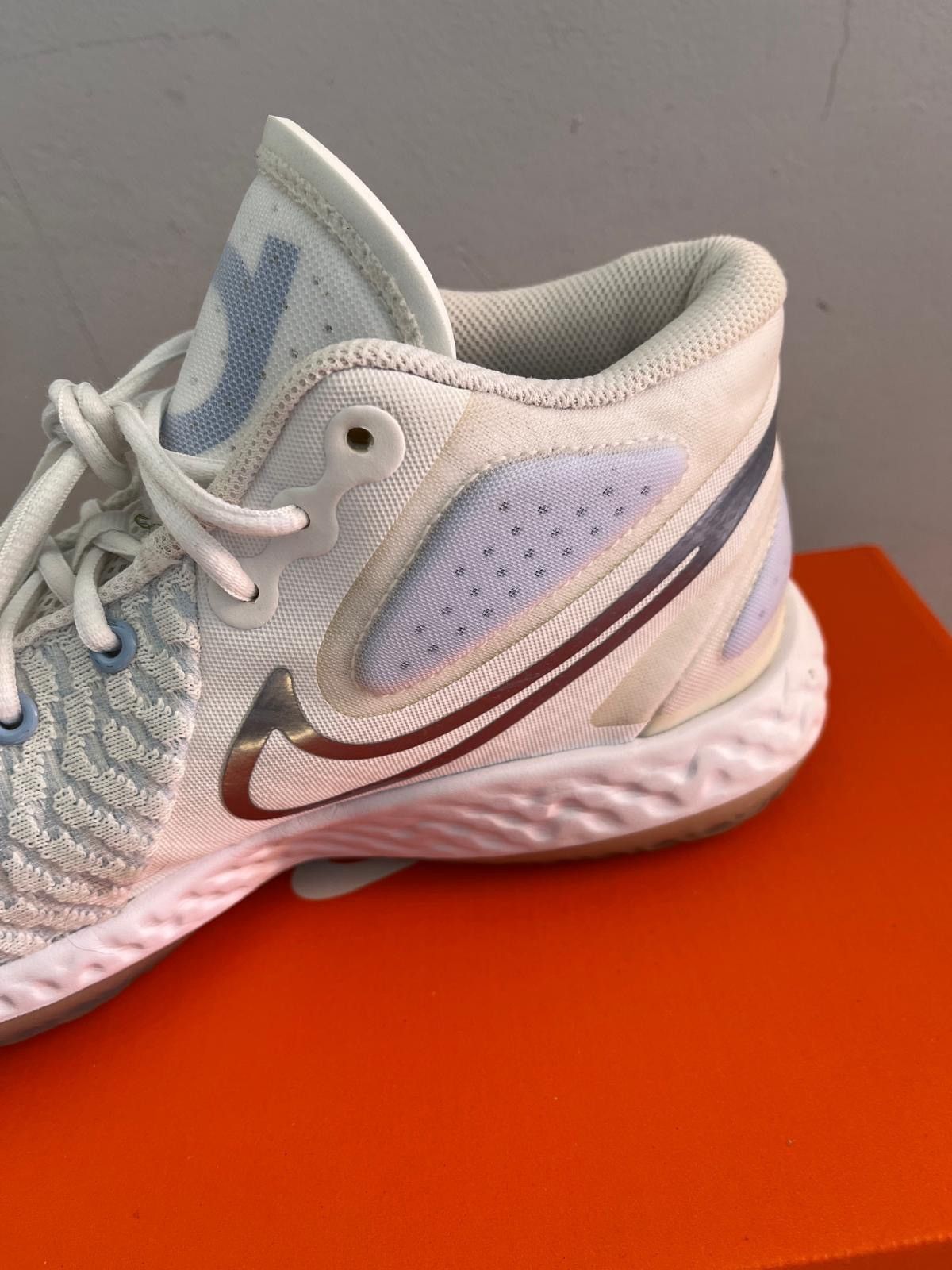 Nike NIKE KD TREY 5 VIII WHITE ROYAL TINT Size US 9.5 / EU 42-43 - 5 Thumbnail