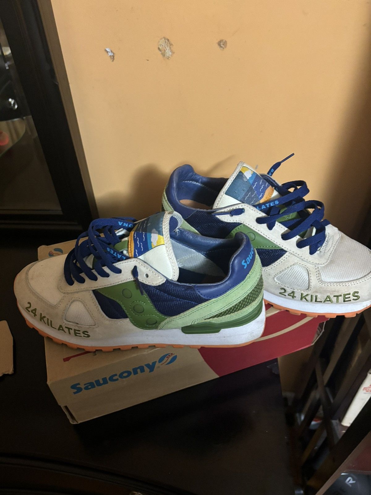 Saucony Saucony 24 Kilates Edition *RARE* Size US 9 / EU 42 - 2 Thumbnail
