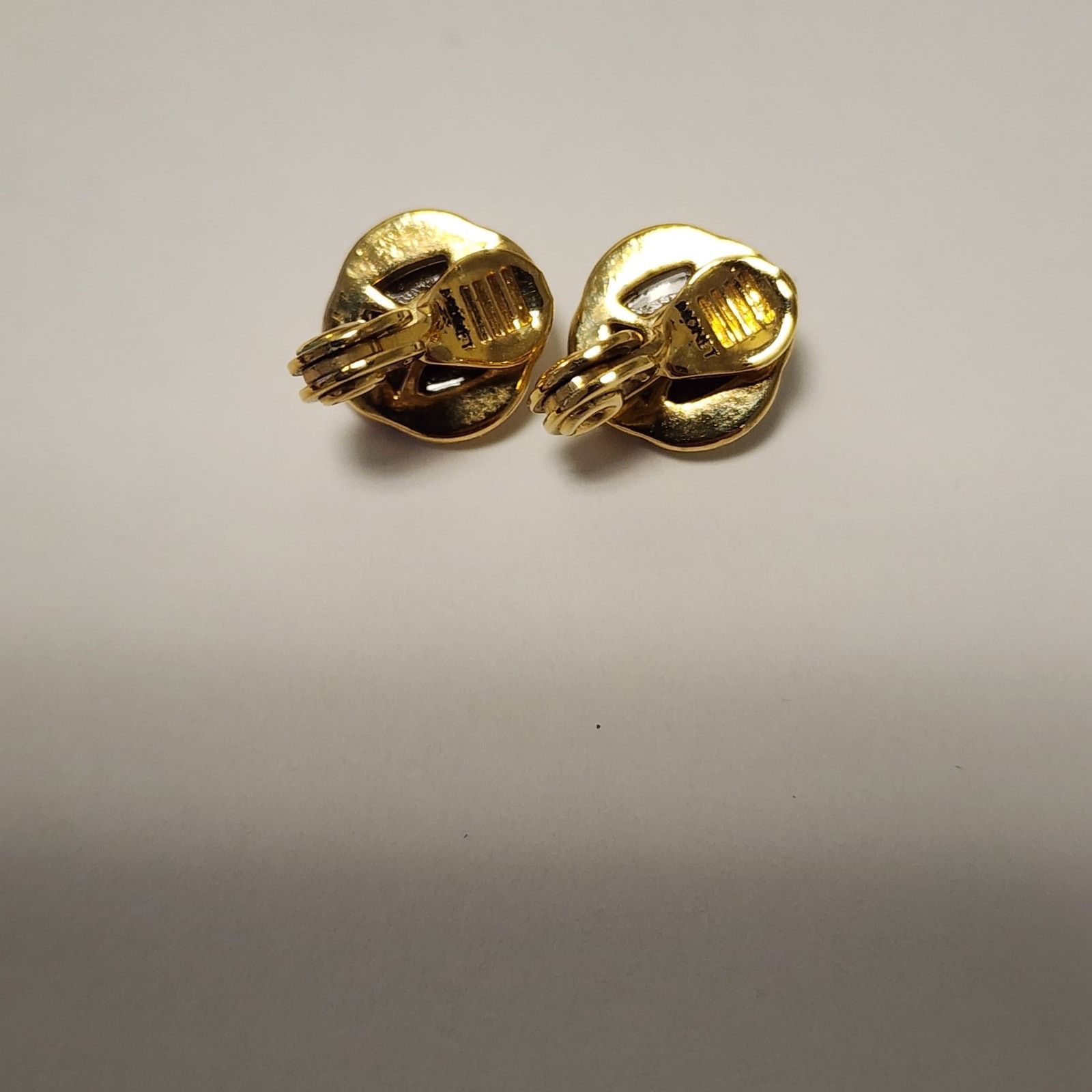 Monet VTG Monet earrings clip on gold tone brown cut stone JB1 Size ONE SIZE - 4 Thumbnail