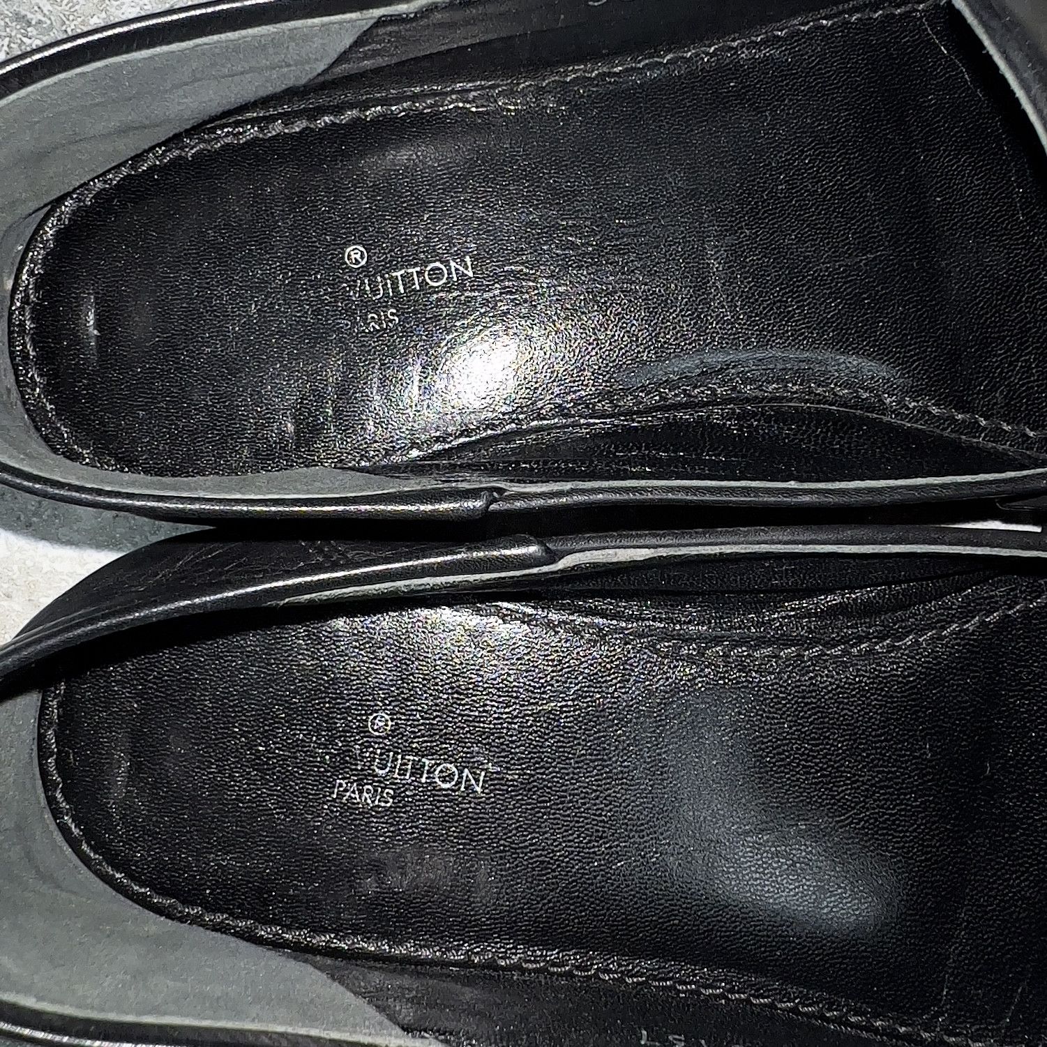 Louis Vuitton Louis Vuitton Gold V Chain Flat Loafers Leather Size US 7 / IT 37 - 8 Thumbnail