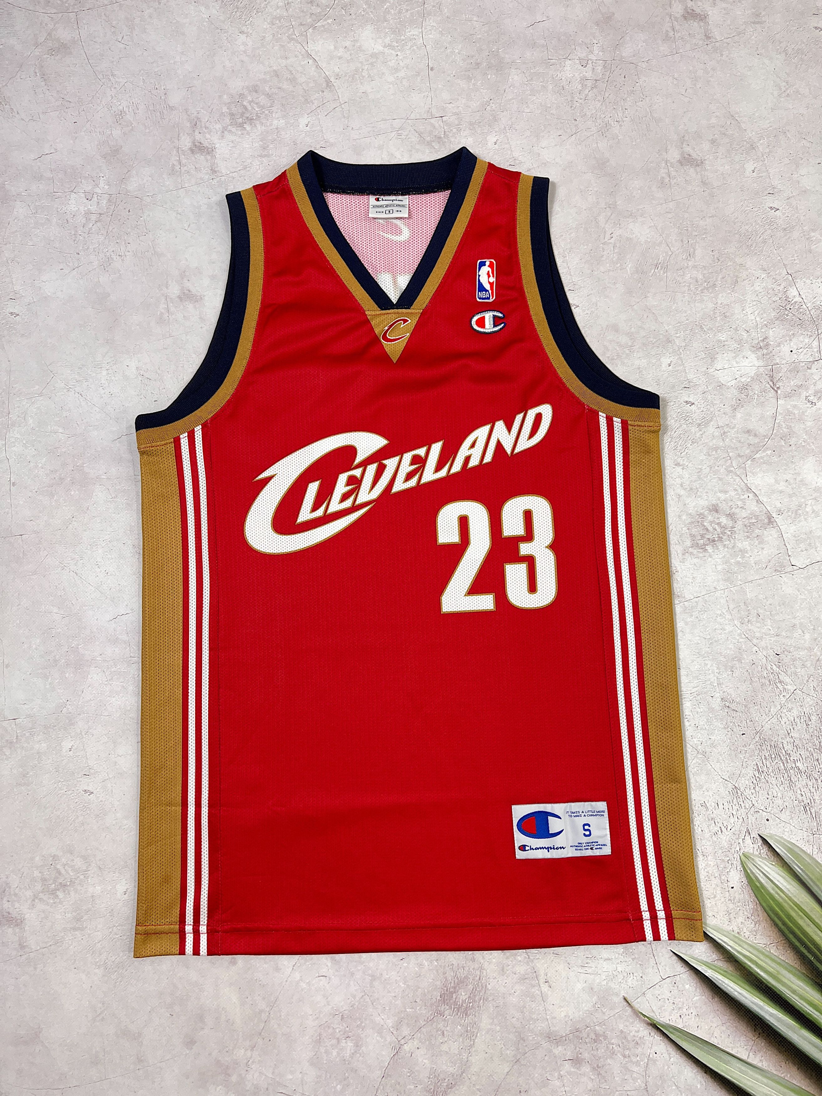 Champion × NBA × Vintage Vintage Cleveland Cavaliers NBA Jersey #23 JAMES LeBron Size US S / EU 44-46 / 1 - 3 Thumbnail