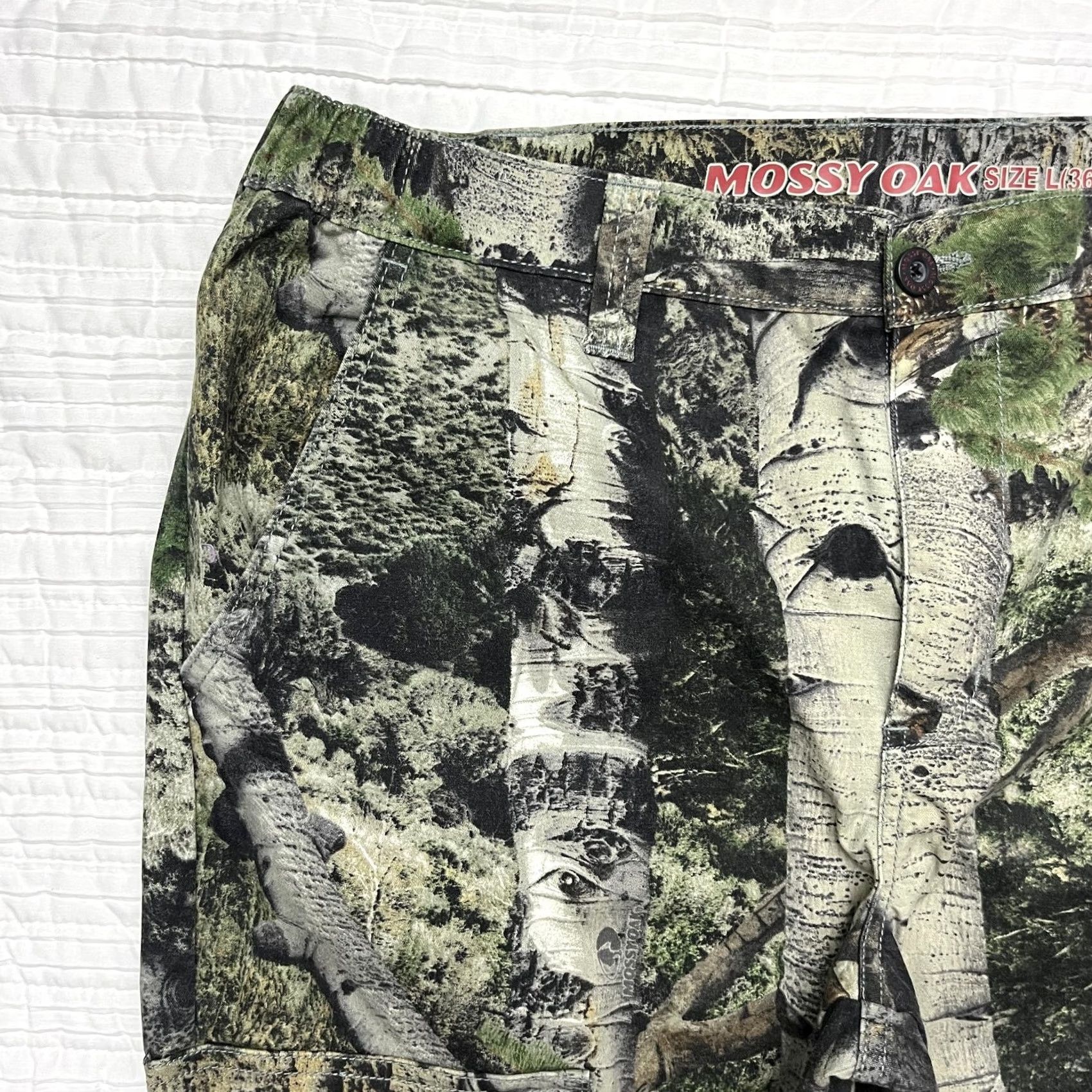 Vintage Mossy Oak Mens Cargo Pants Jeans 36x32 Camouflage Green Cotton Polyester Spandex Front Flat Cargo Pockets Regular Inseam 32" Mossy Oak Size US 33 - 7 Thumbnail