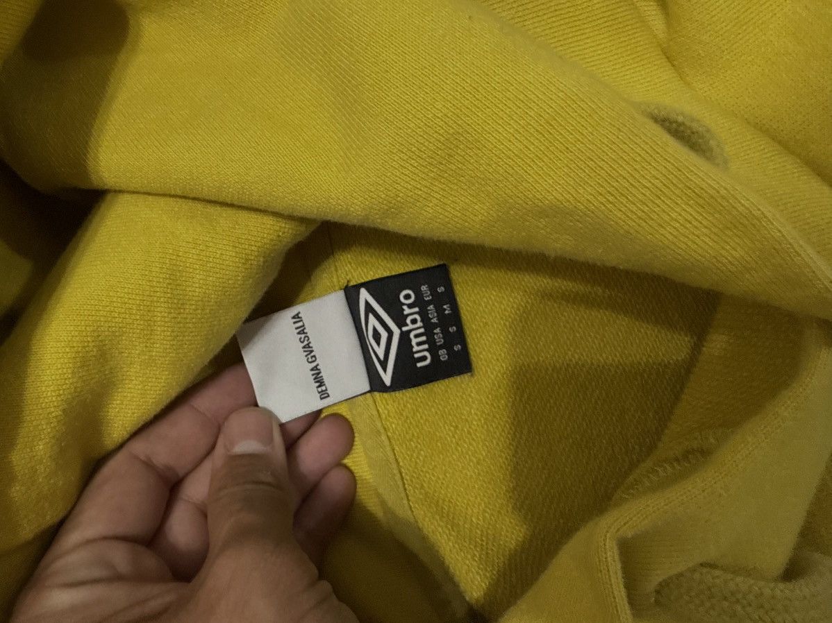 Umbro × Vetements Vetements x Umbro x DHL Hong Kong Exclusive Size US S / EU 44-46 / 1 - 3 Thumbnail
