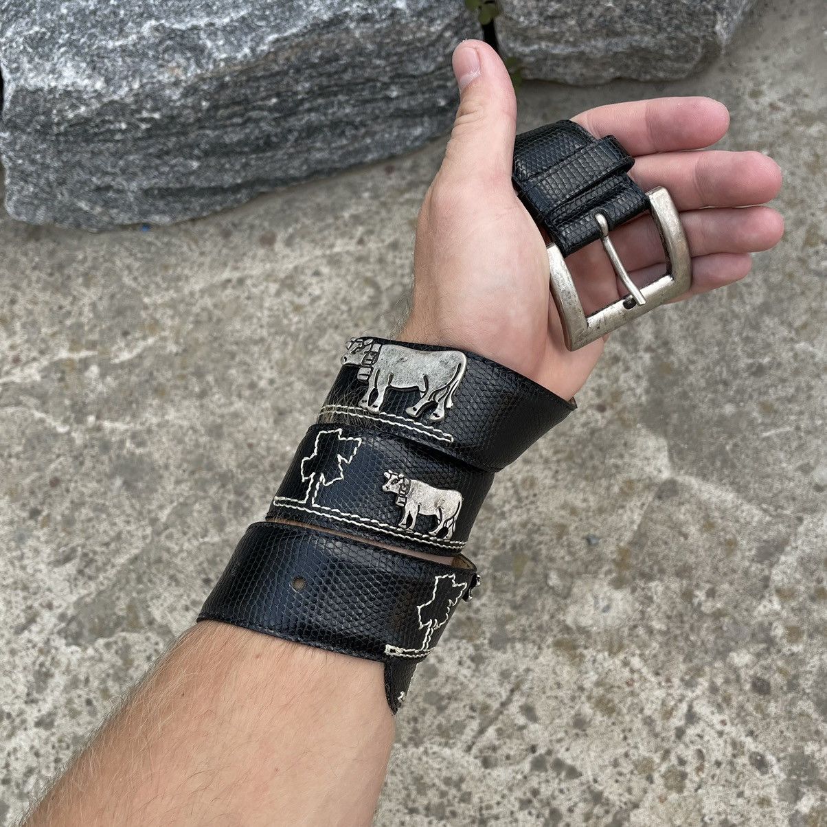 Vintage Vintage Belt Leather with Cow Japanese Style Y2K 90s Style Size ONE SIZE - 1 Thumbnail