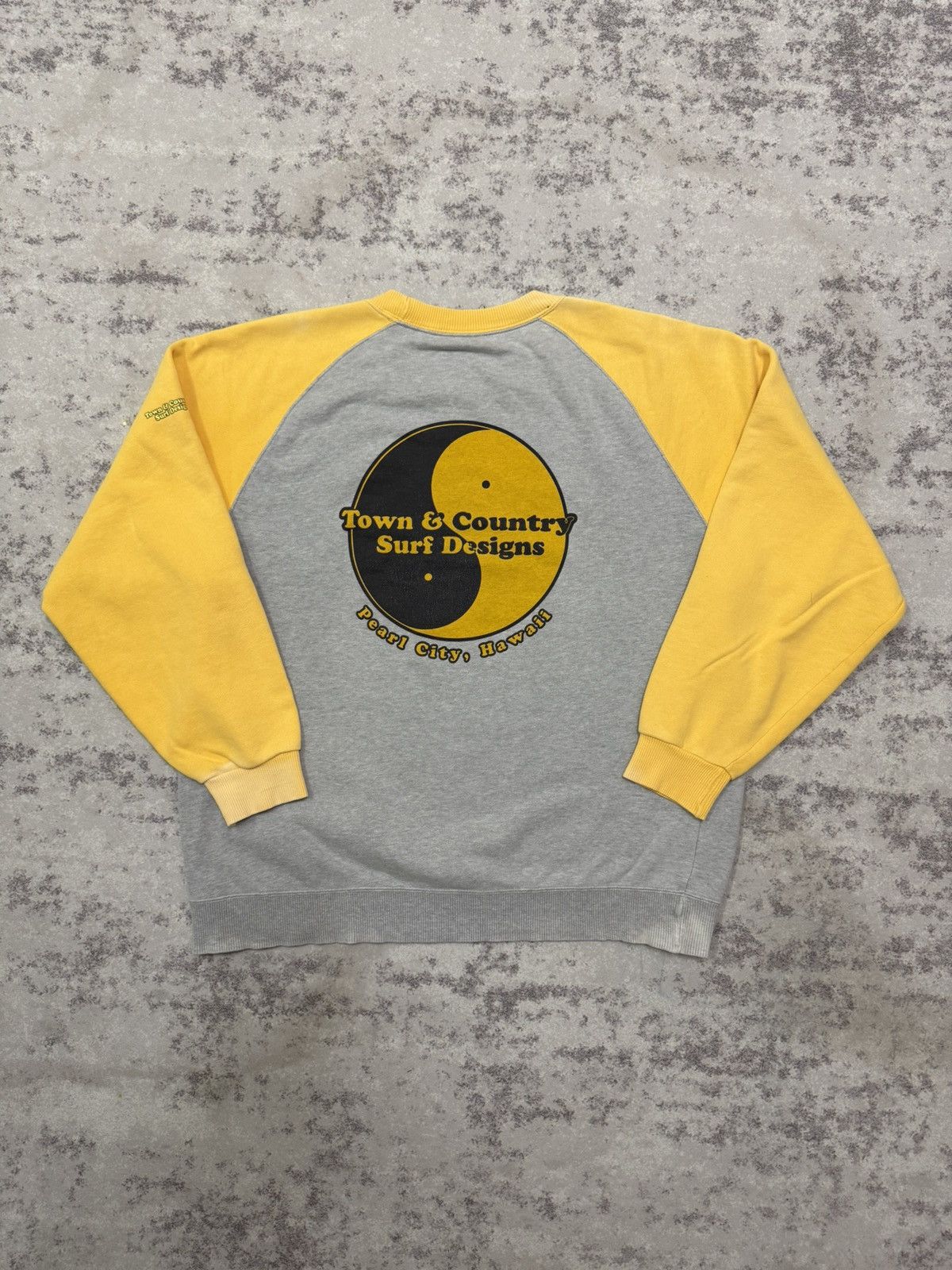 Vintage Vintage T&C Surf Design Hawaii Raglan Sleeve Sweatshirt Size US XL / EU 56 / 4 - 12 Thumbnail