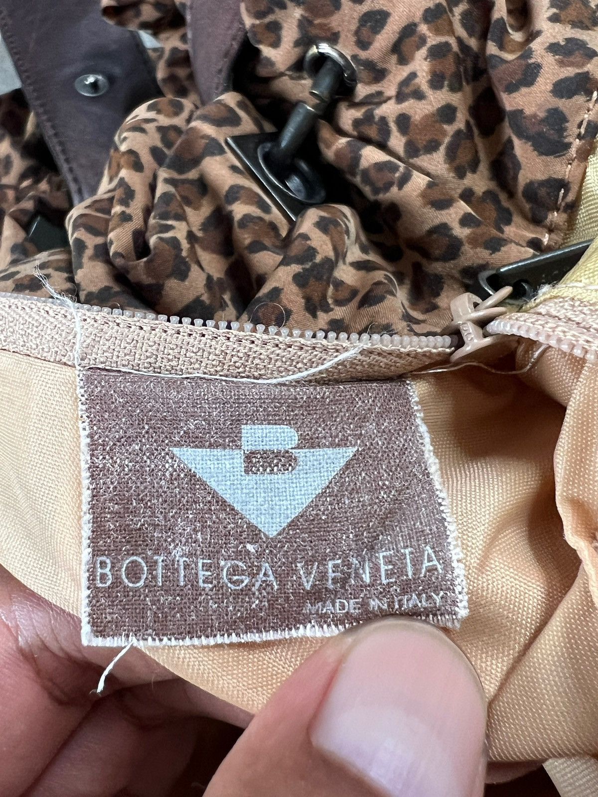 Bottega Veneta × Vintage Vintage Bottega Veneta Leopard Print Crossbody Bag Size ONE SIZE - 22 Thumbnail