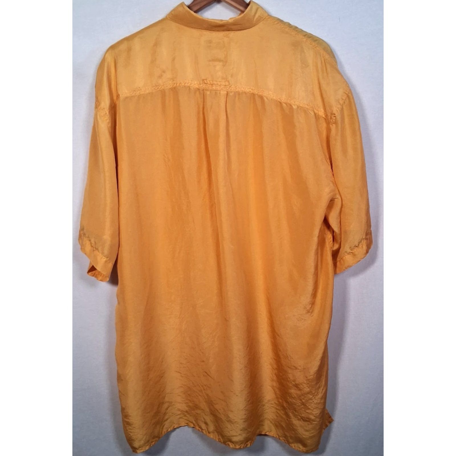 Vintage VINTAGE 1990s Reputation Silk Blouse Women L Yellow Short Sleeve READ Time: Casual Button Collared Silk Relaxed Regular Women Blouse Vintage 1990s Size L / US 10 / IT 46 - 2 Thumbnail