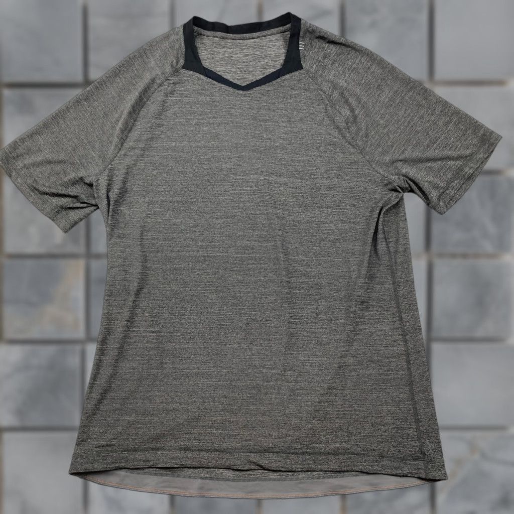 Lululemon Lululemon Shirt Mens * XL Heather Gray Pullover Short Sleeve Octagon Logo Active Size US XL / EU 56 / 4 - 1 Thumbnail