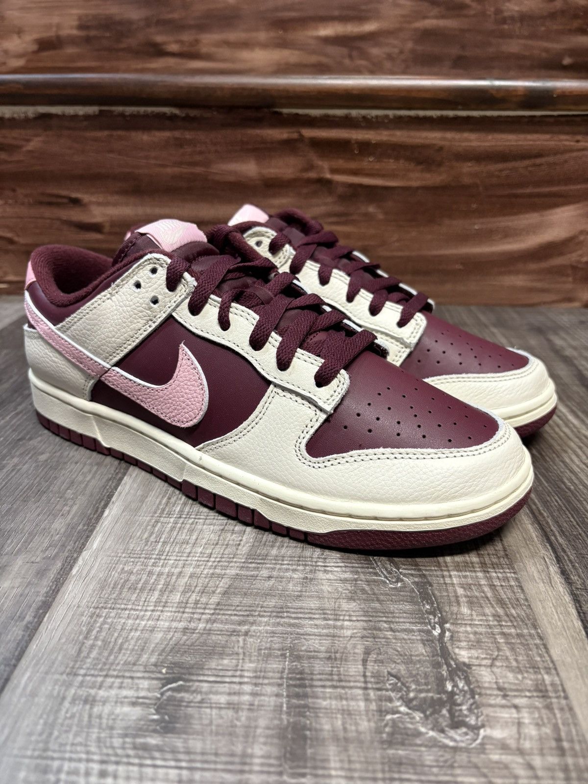 Nike Nike Dunk Low Premium Valentines Day size 9 Size US 9 / EU 42 - 1 Thumbnail