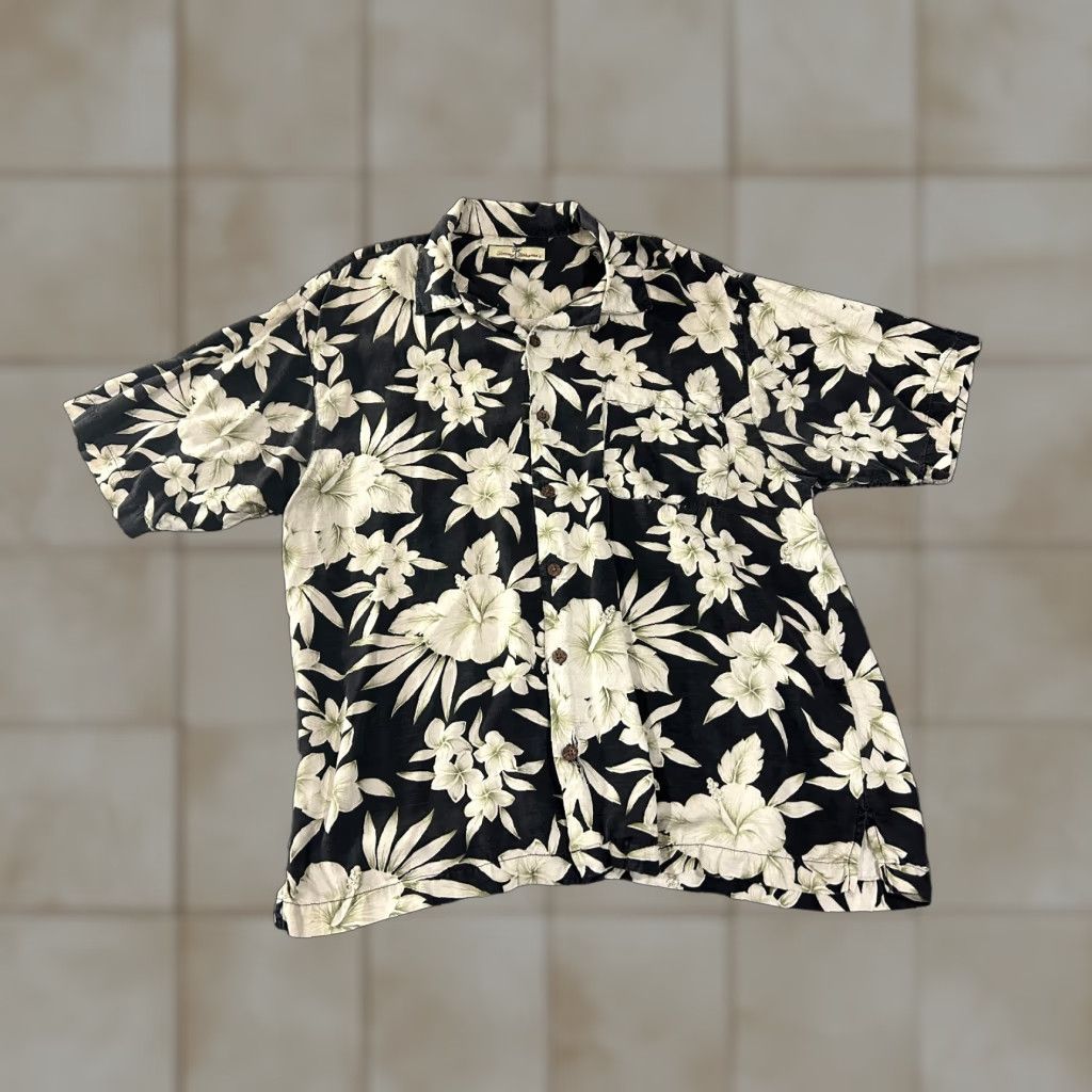 Tommy Bahama Tommy Bahama Hawaiian Shirt Mens Medium Black Cream Floral Silk Camp Vacation Button-Up Short Sleeve, M, Black, Floral, Silk, Tom… Size US M / EU 48-50 / 2 - 1 Thumbnail