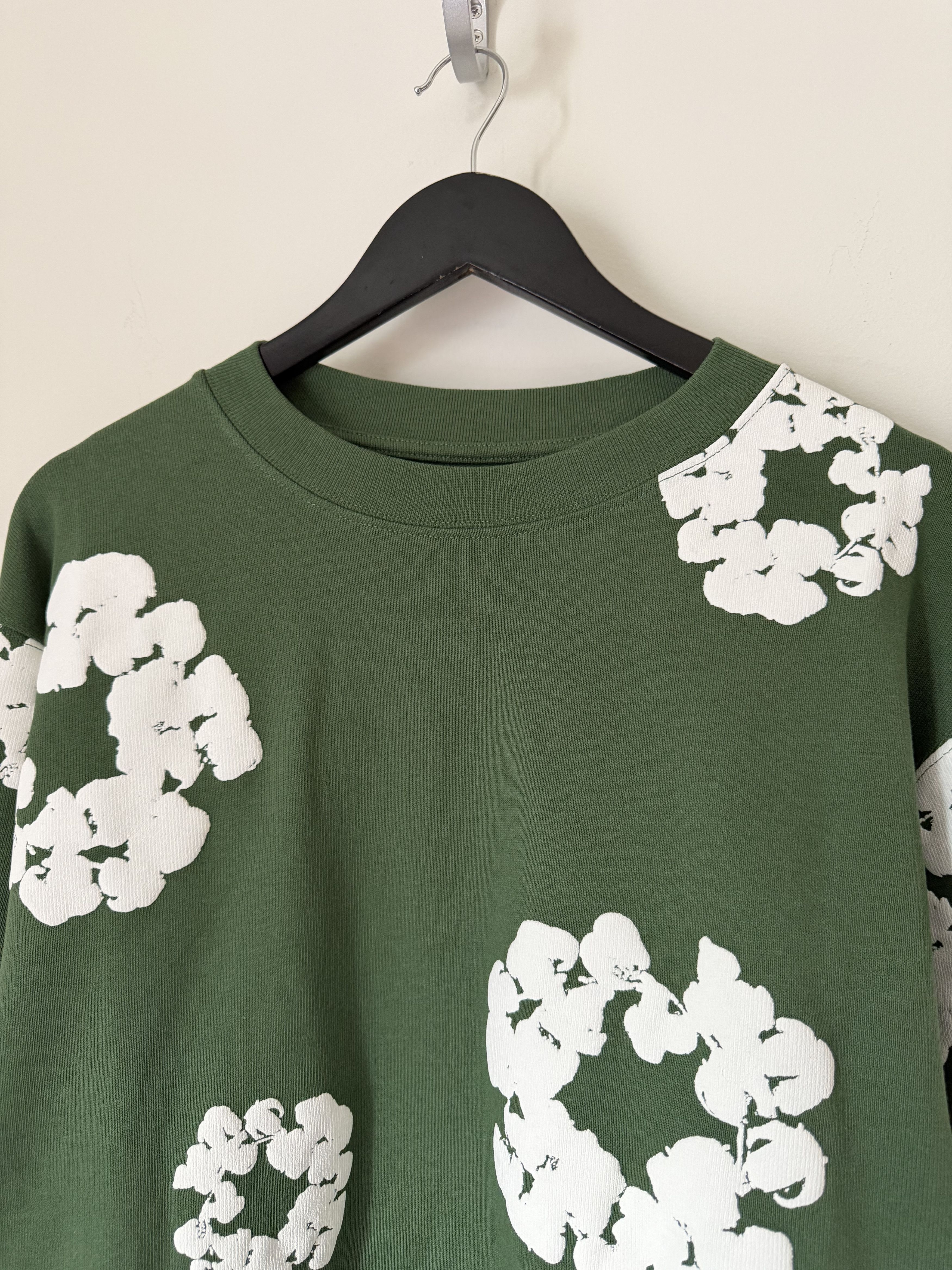DENIM TEARS Denim Tears Cotton Wreath Long Sleeve Tee in Green Size US XL / EU 56 / 4 - 2 Thumbnail