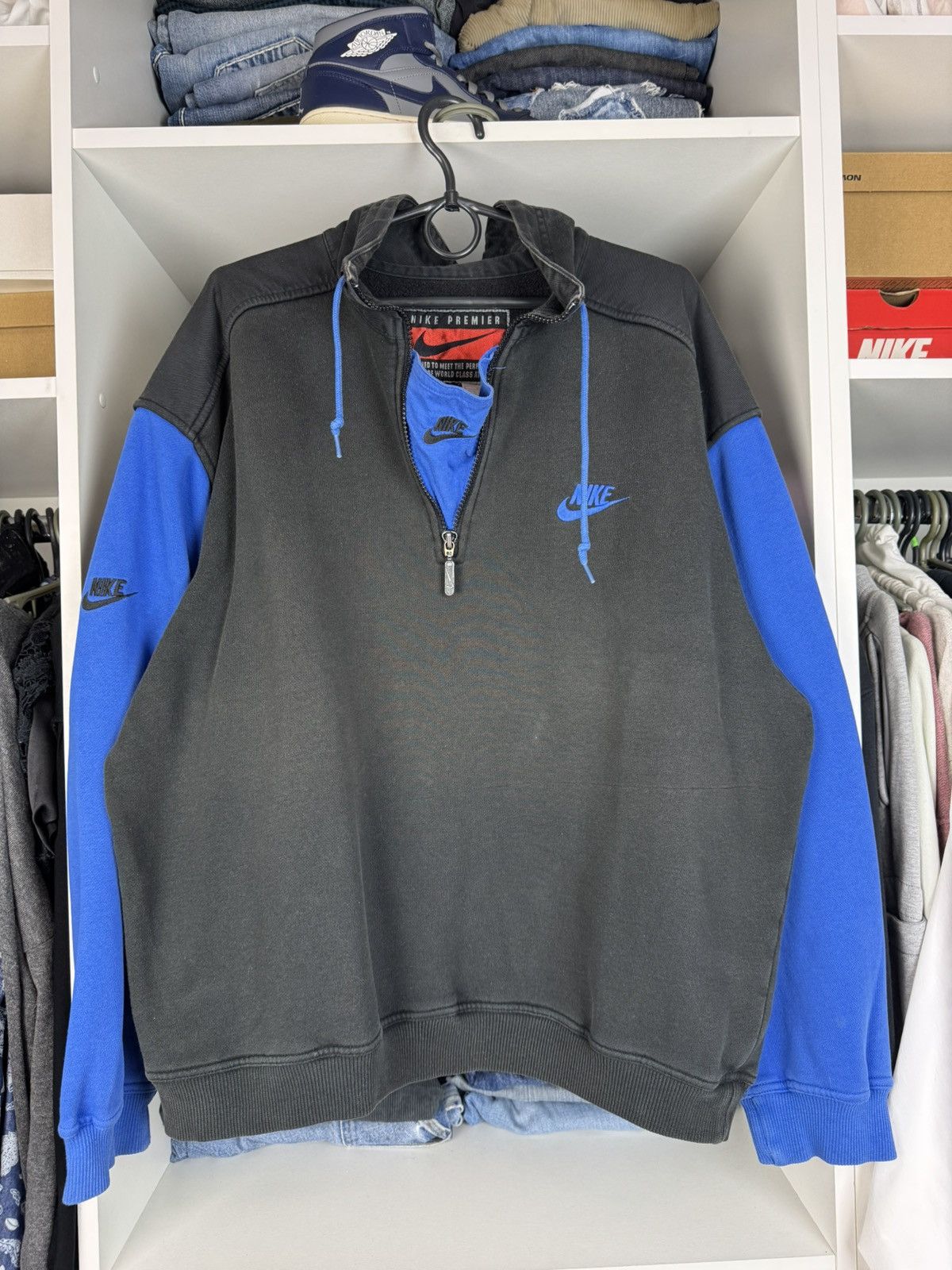 Nike Vintage Nike Premier Big Logo Faded Distressed Sweatshirt Size US L / EU 52-54 / 3 - 1 Thumbnail