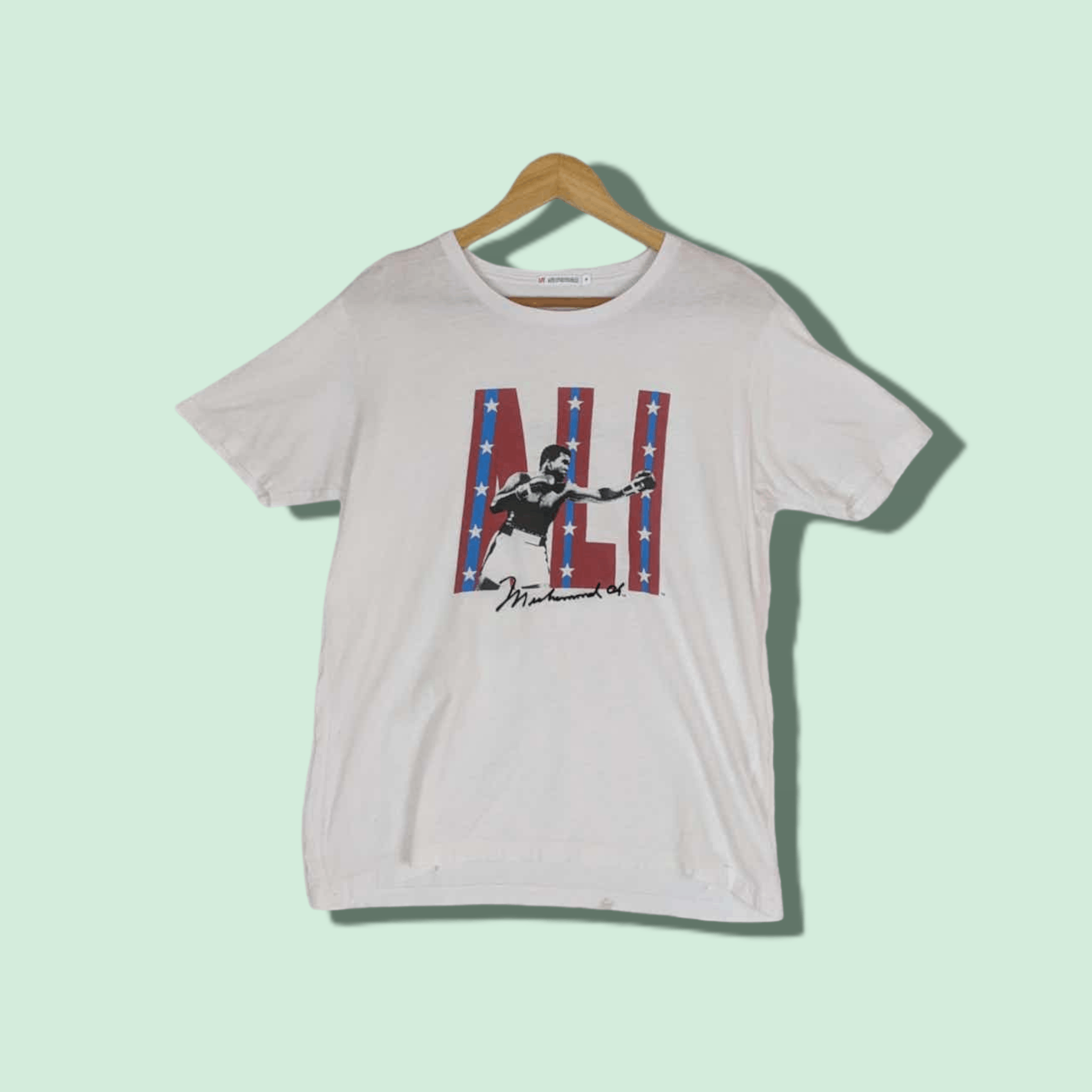 Japanese Brand UNIQLO x MUHAMMAD ALI Famous Boxer T-Shirt Size US M / EU 48-50 / 2 - 1 Thumbnail