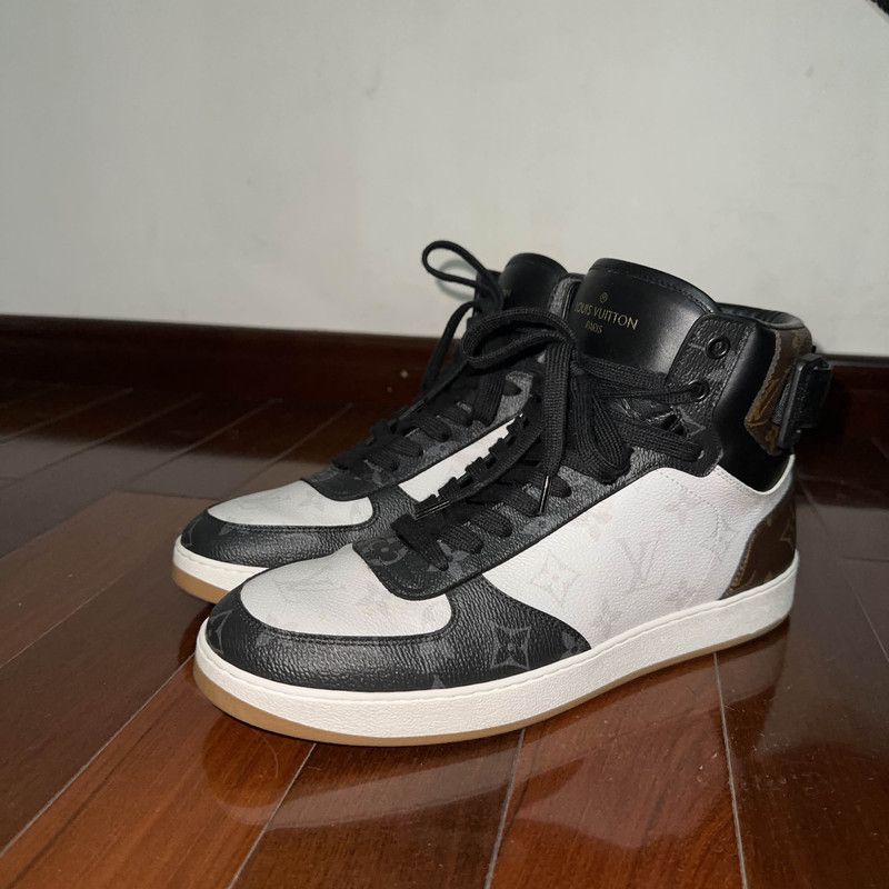 Louis Vuitton Rivoli High-Top Fashion Sneakers 0089
