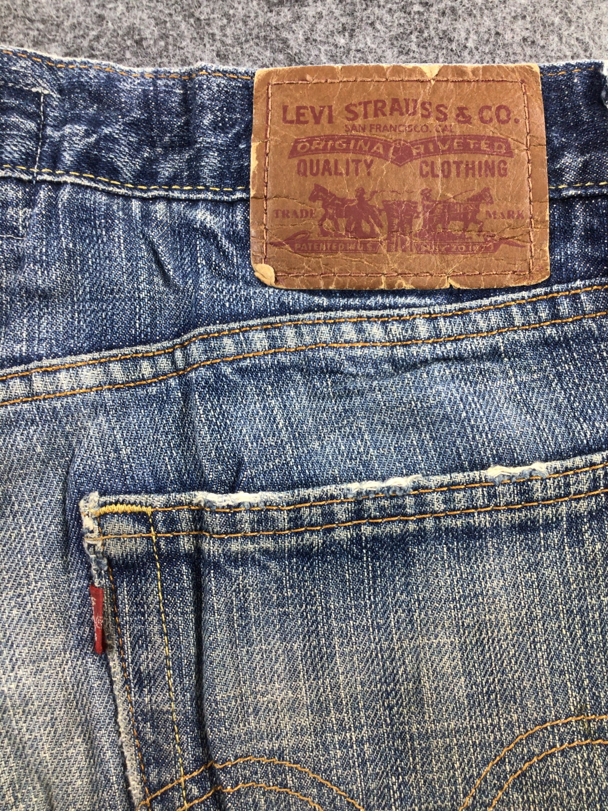 Levi's Vintage Levis 514 Jeans Faded Blue Denim KJ300 Size US 35 - 5 Thumbnail