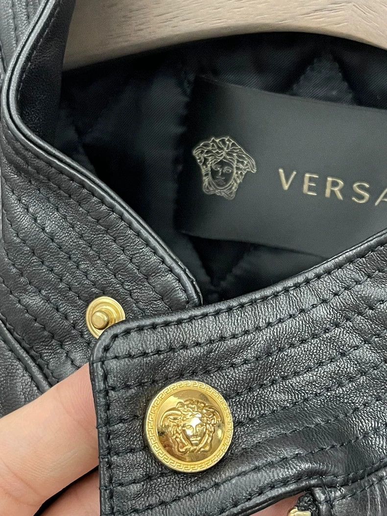 Versace Versace Motorcycle leather coat Size US S / EU 44-46 / 1 - 4 Thumbnail