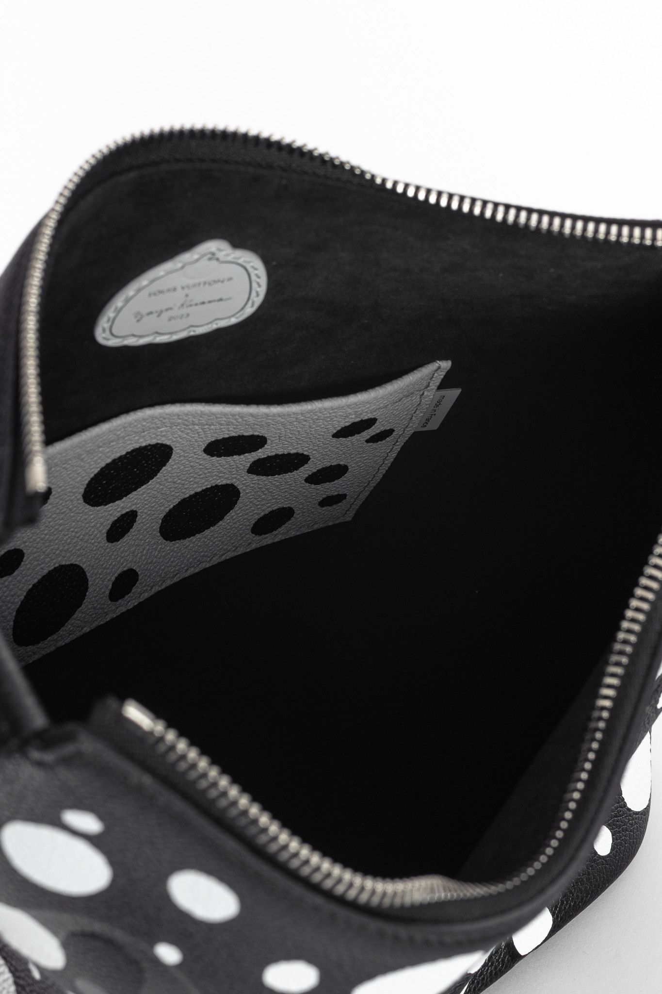 Louis Vuitton × Yayoi Kusama Louis Vuitton Marshmallow PM Infinity Dots Bag Size ONE SIZE - 10 Thumbnail