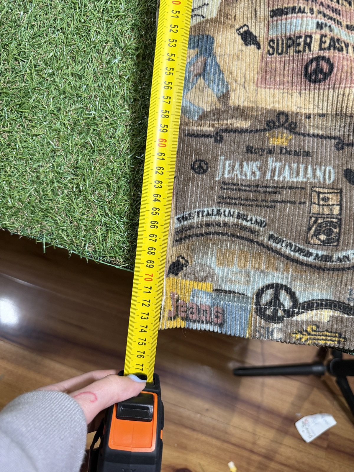Moschino Moschino Jeans Newspaper Print Corduroy Pants Rare Size US 32 / EU 48 - 11 Thumbnail