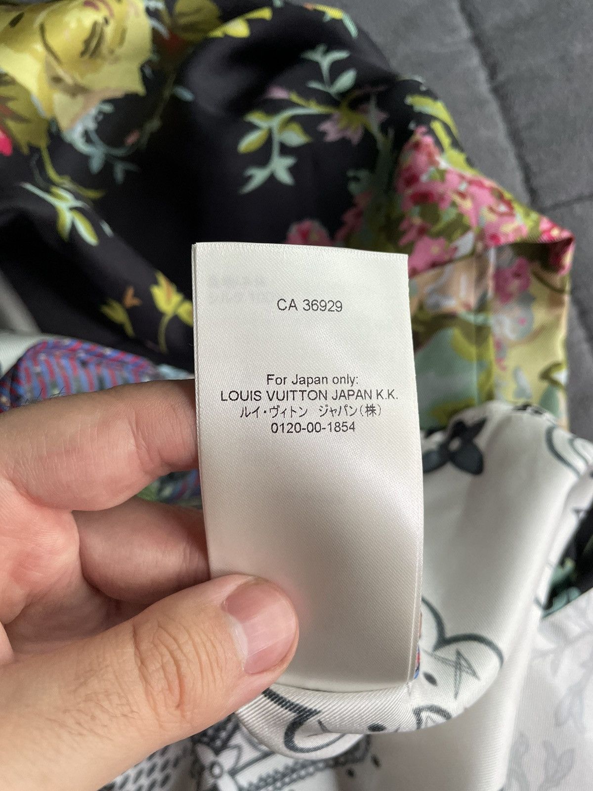 Louis Vuitton Louis Vuitton Flower Bandana Silk Shirt Size US M / EU 48-50 / 2 - 13 Thumbnail