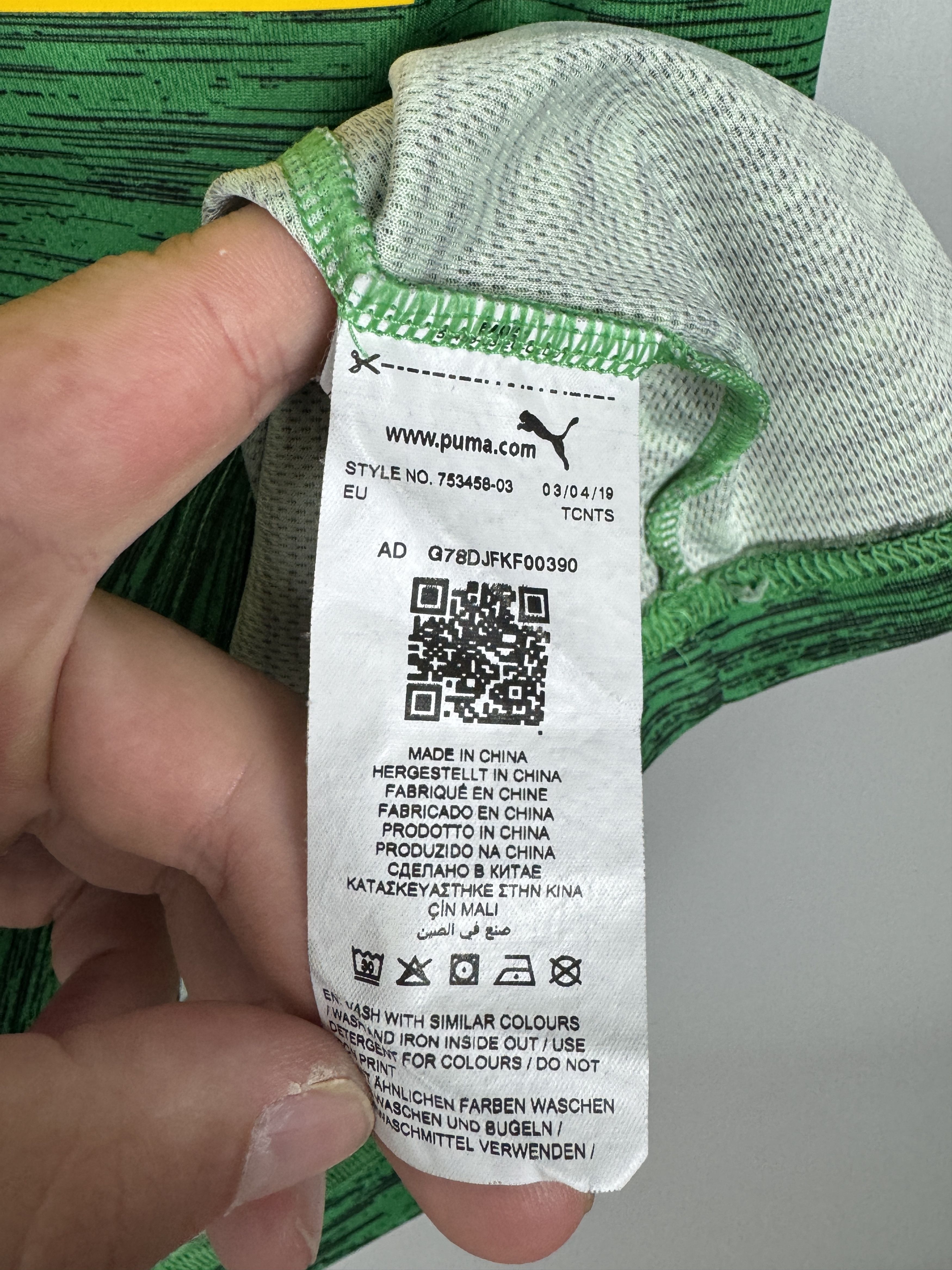 Puma 2018/2019 Borussia Mönchengladbach Third Football Kit Size US M / EU 48-50 / 2 - 8 Thumbnail