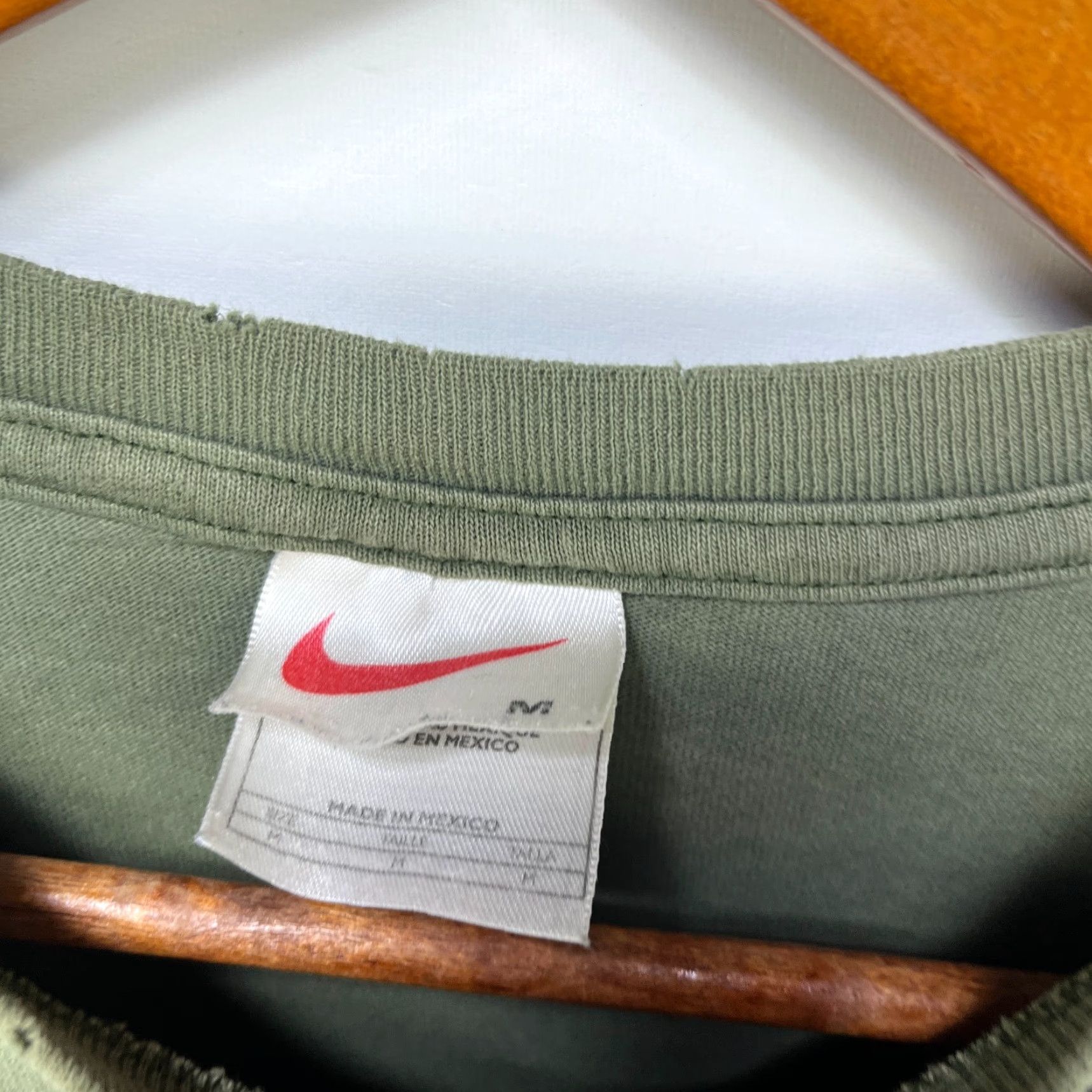 Nike VINTAGE Nike 90s Long Sleeve Shirt M Green Nike Shirt Mens 90s Graphic Print Pockets Double-Sided Cotton Crew Neck Short description? Size US M / EU 48-50 / 2 - 6 Thumbnail
